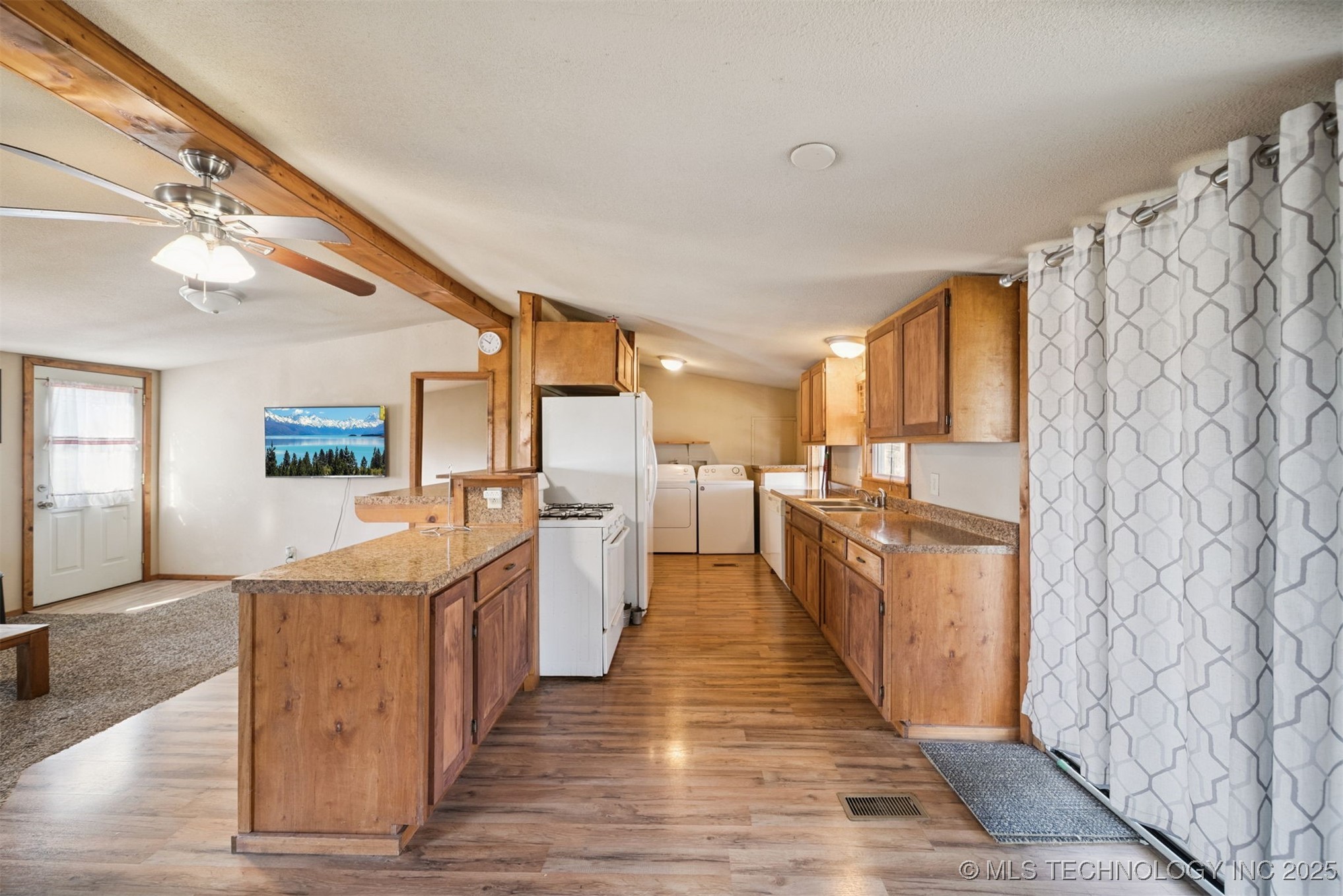 433432 E 260 Road Property Photo 9