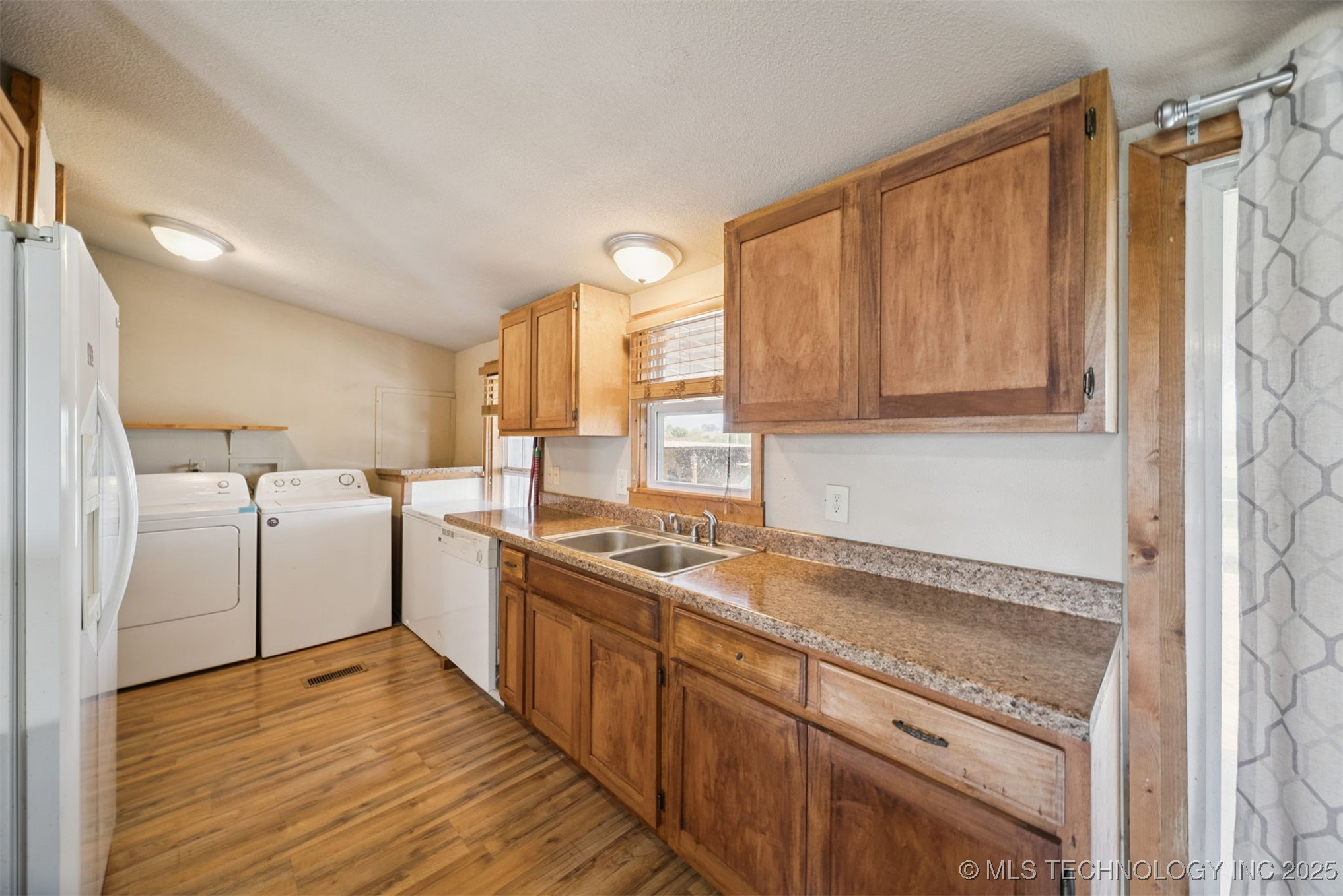 433432 E 260 Road Property Photo 10