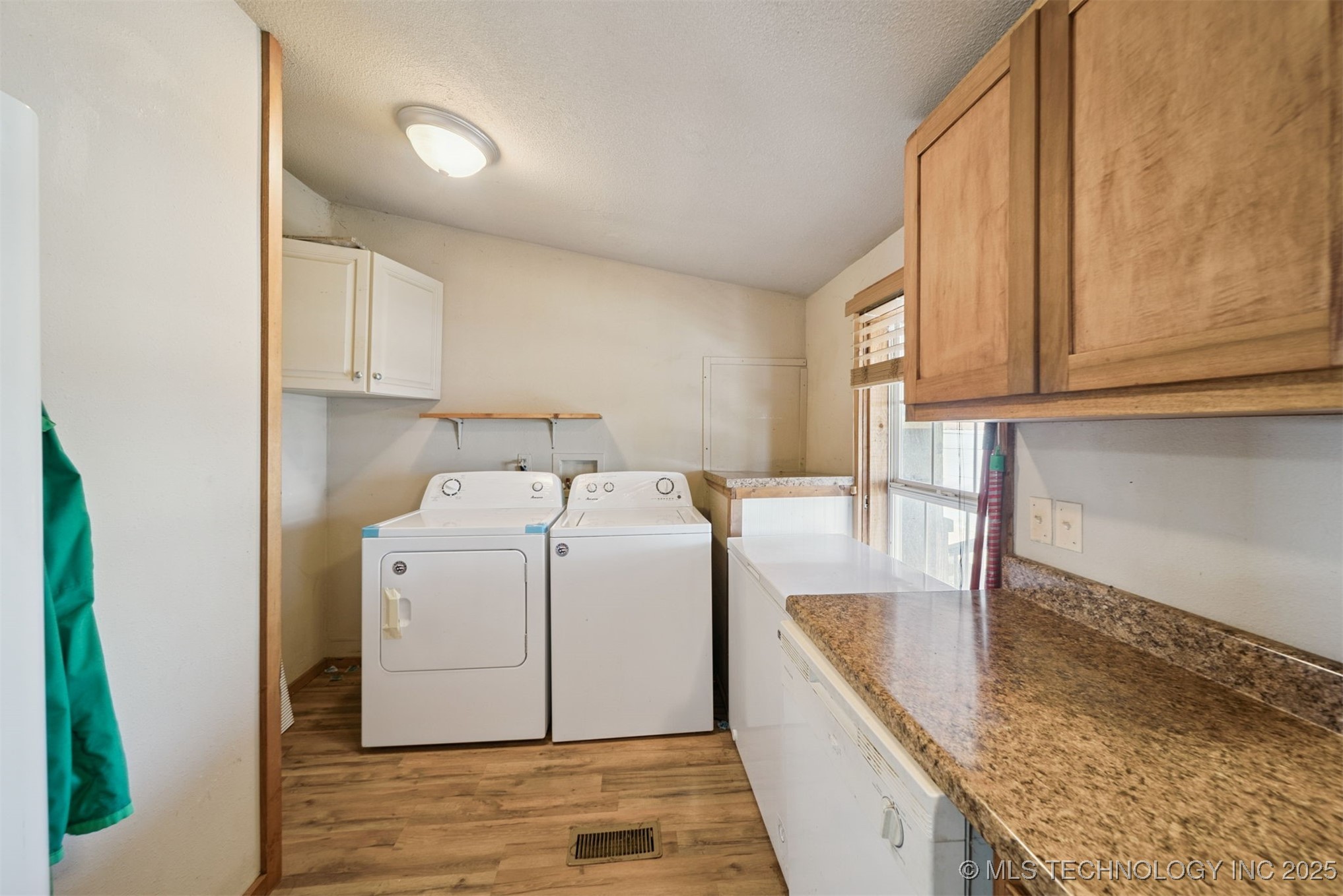 433432 E 260 Road Property Photo 11