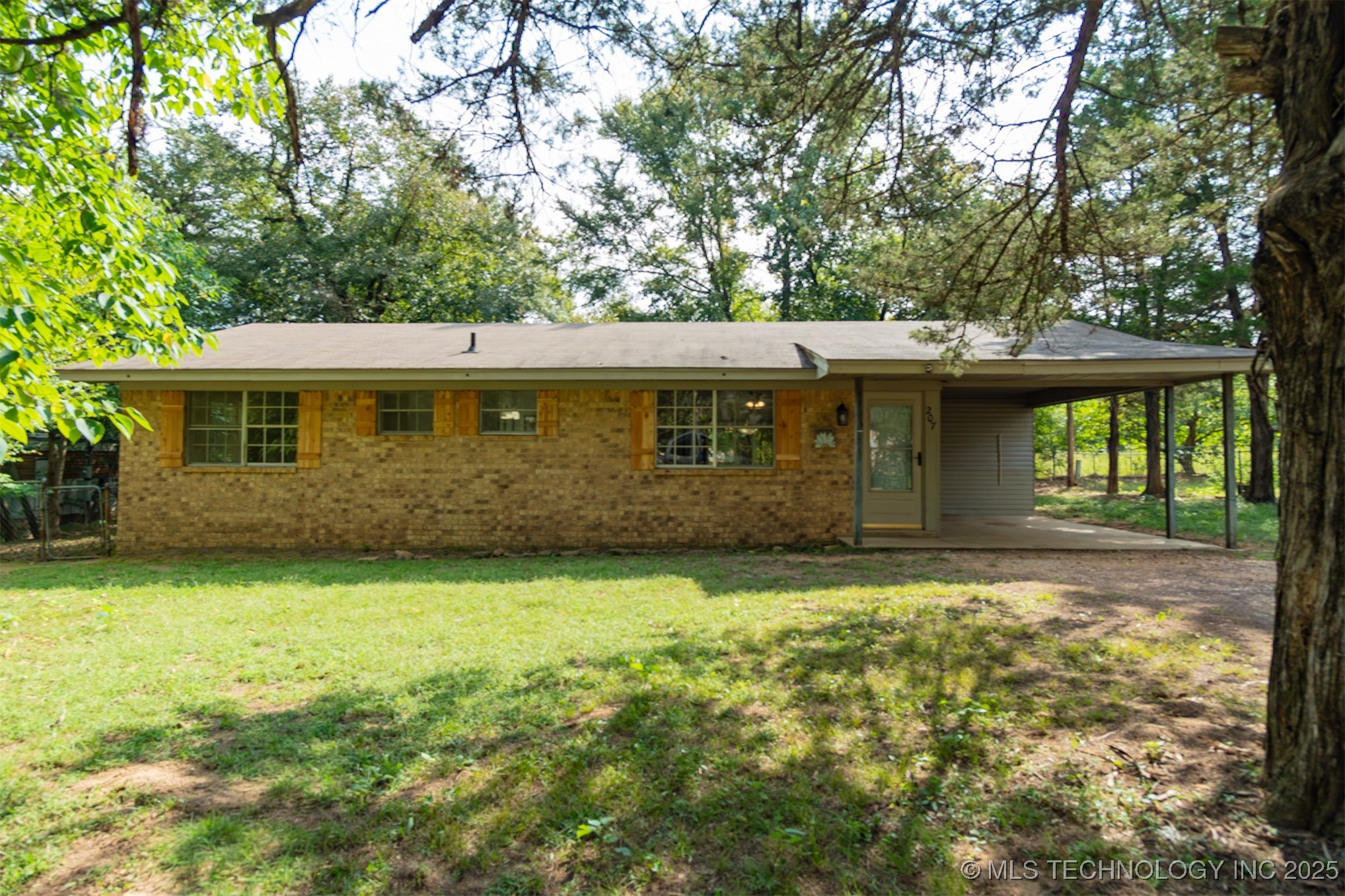 207 Se K Property Photo 1