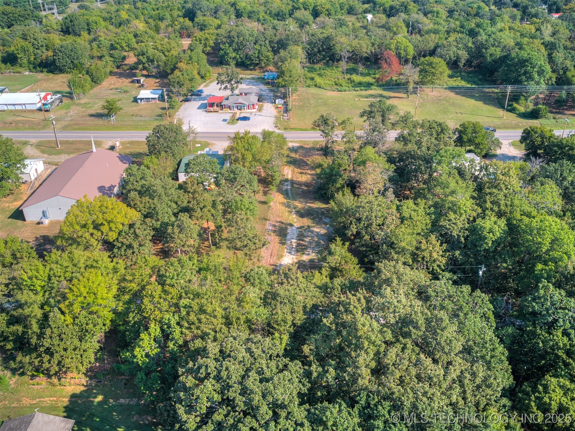 419126 E 1141 Road Property Photo 6