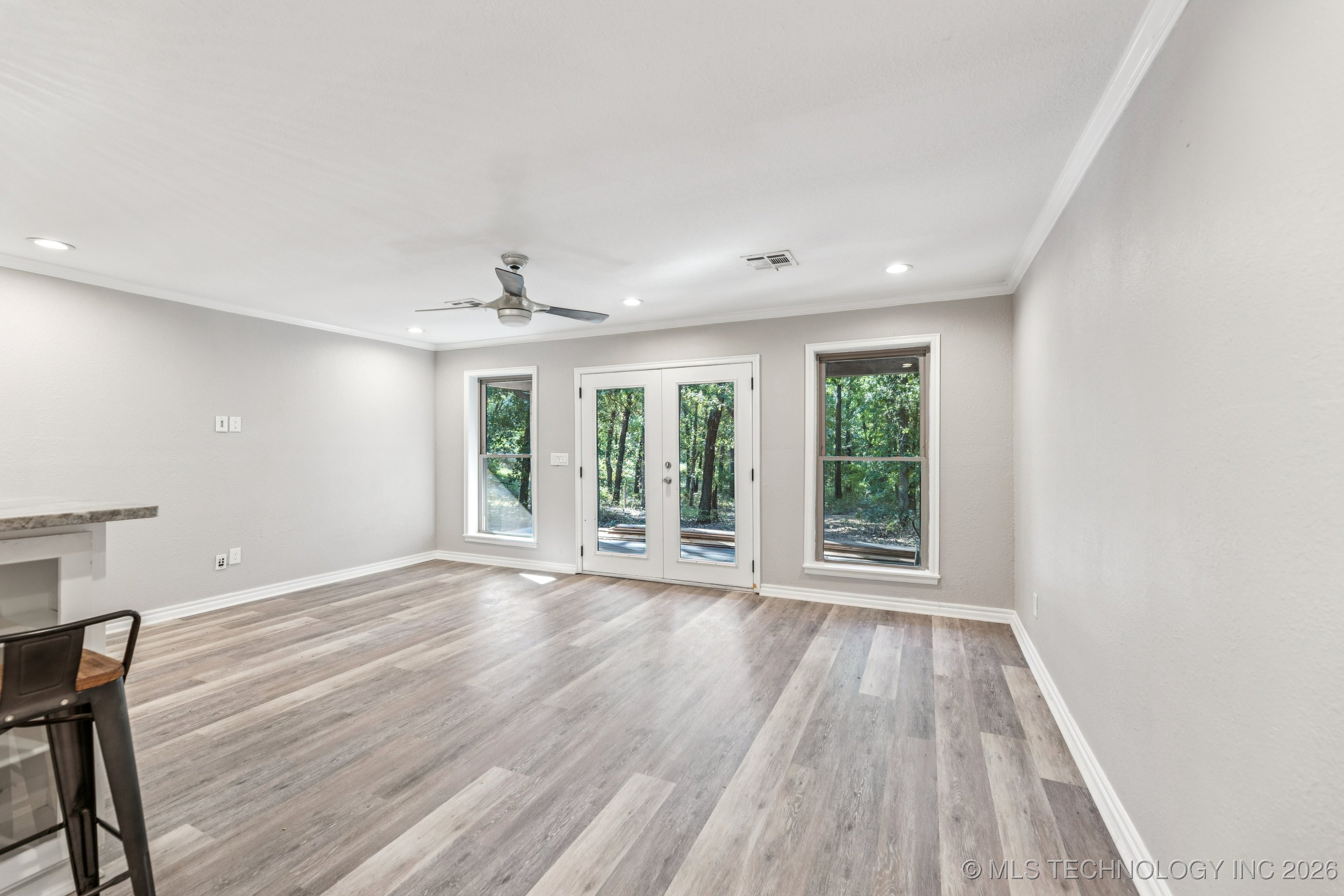 2824 New Prue Road Property Photo 2