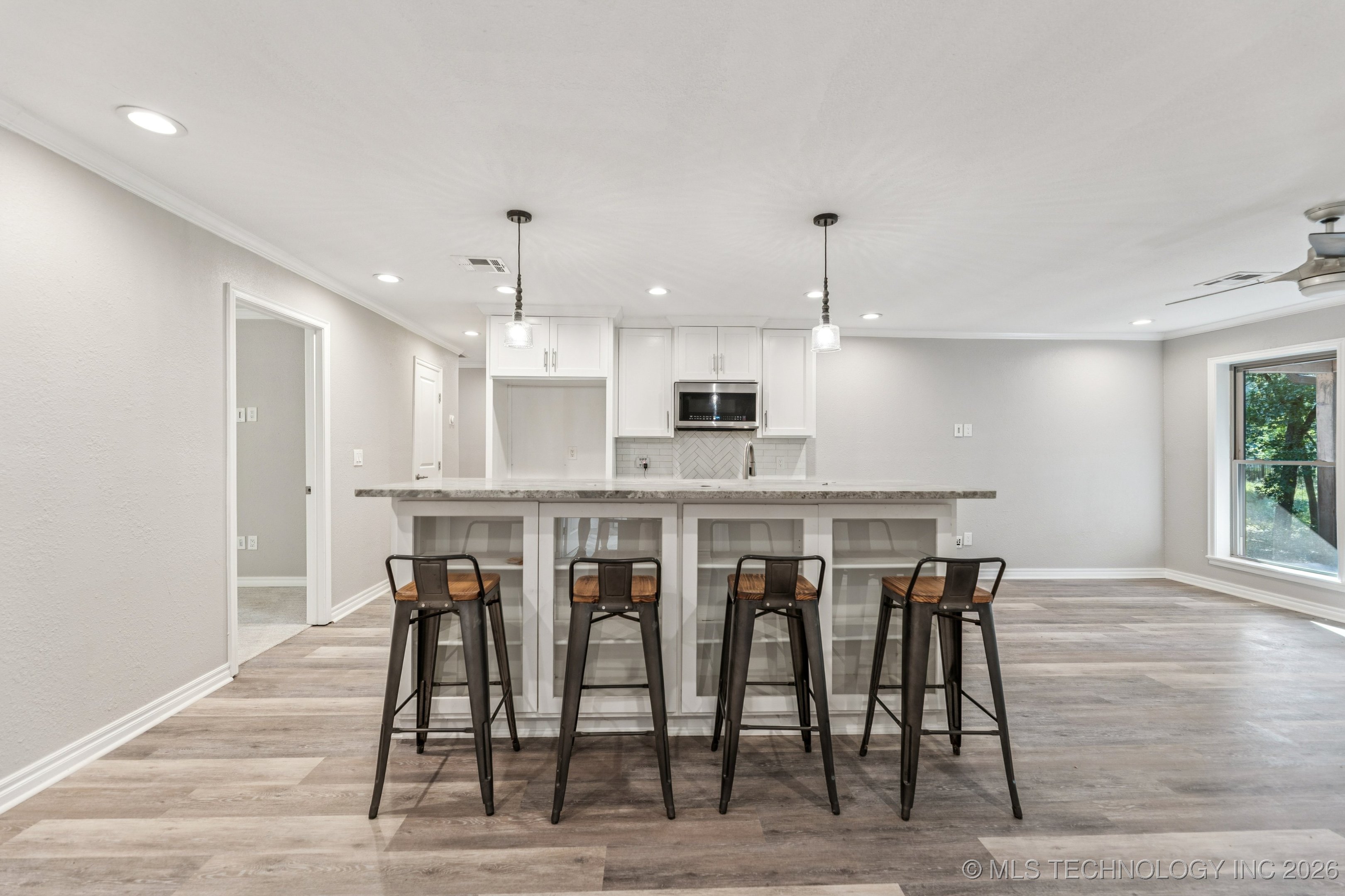 2824 New Prue Road Property Photo 6