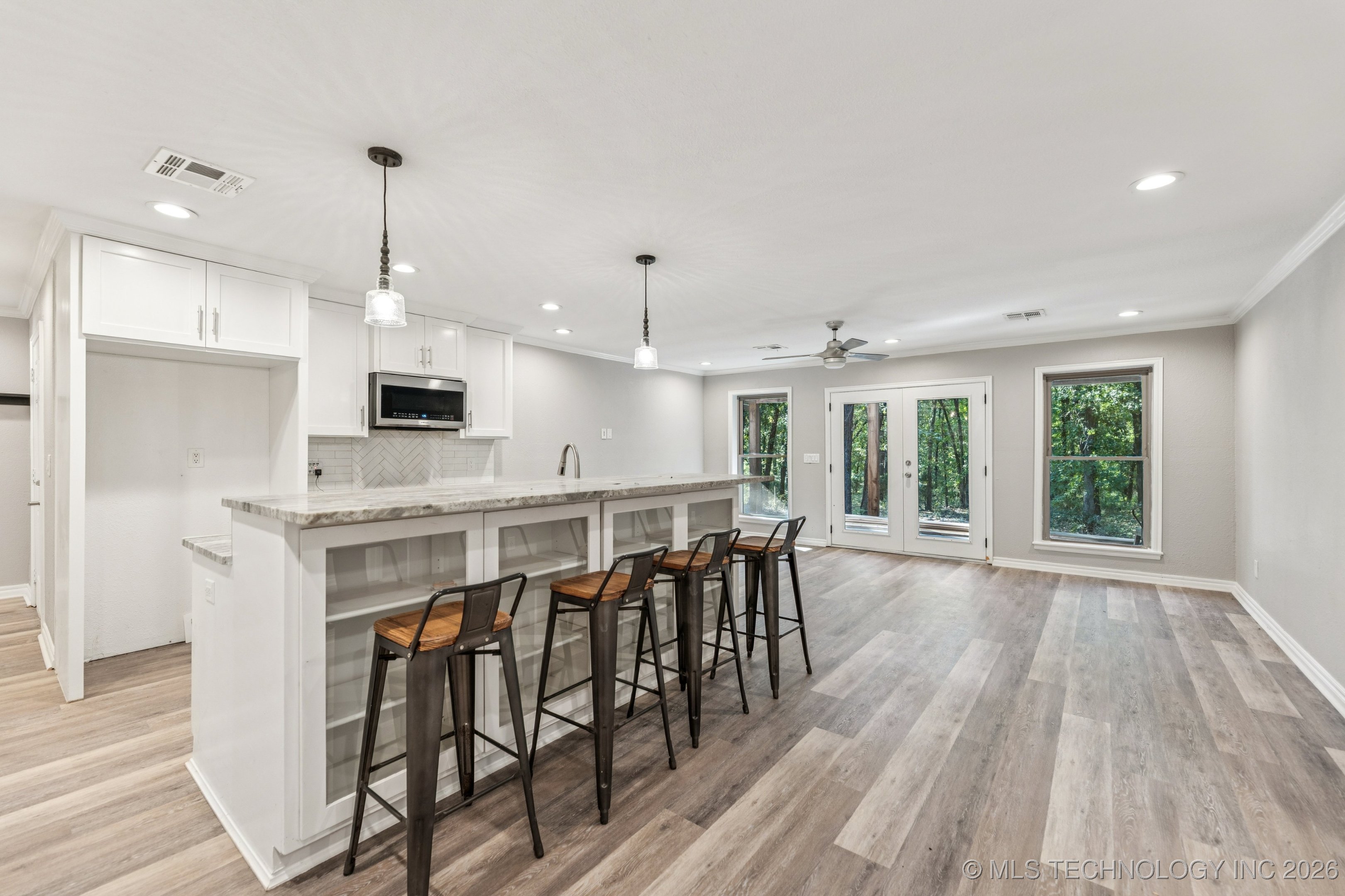 2824 New Prue Road Property Photo 7