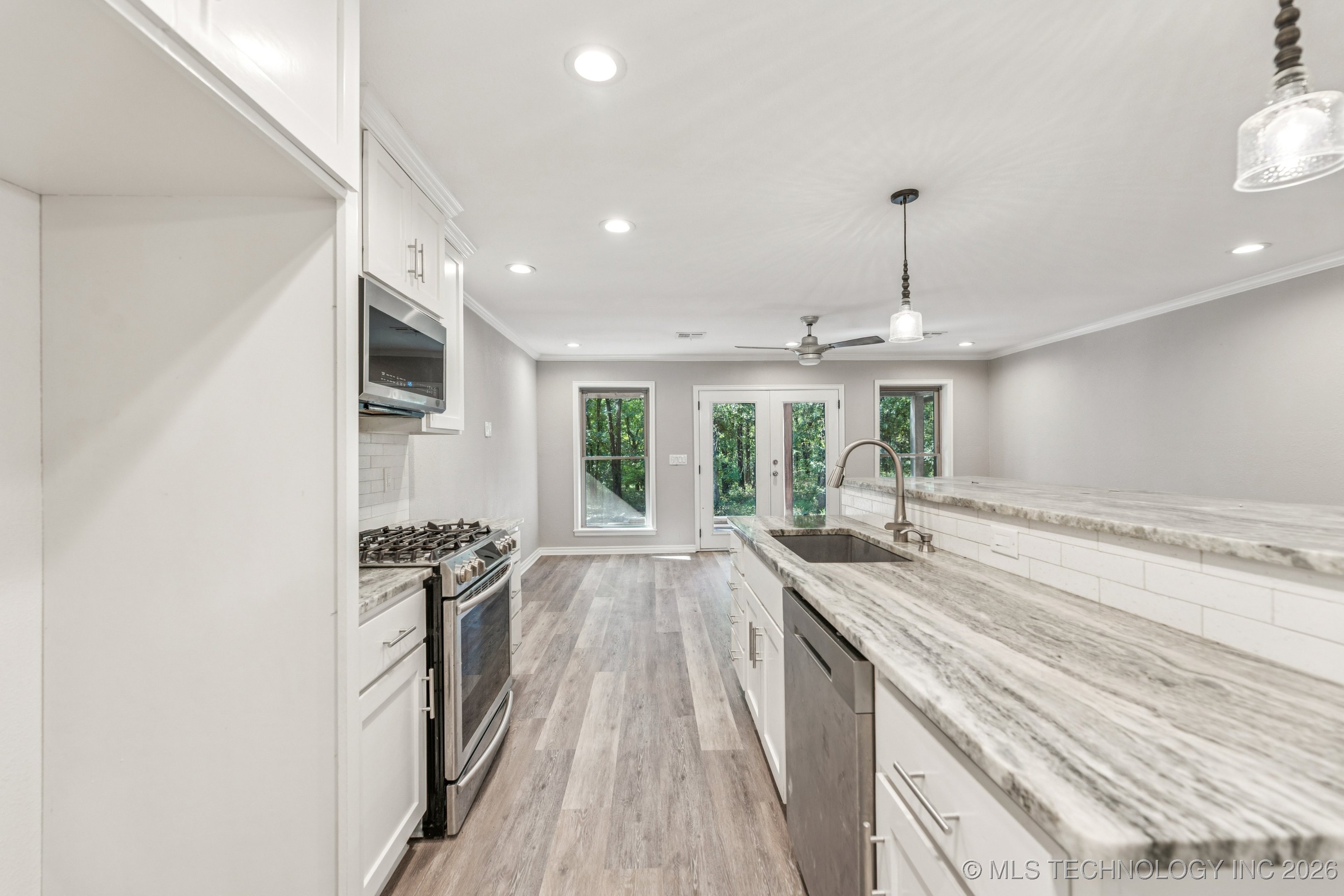 2824 New Prue Road Property Photo 8