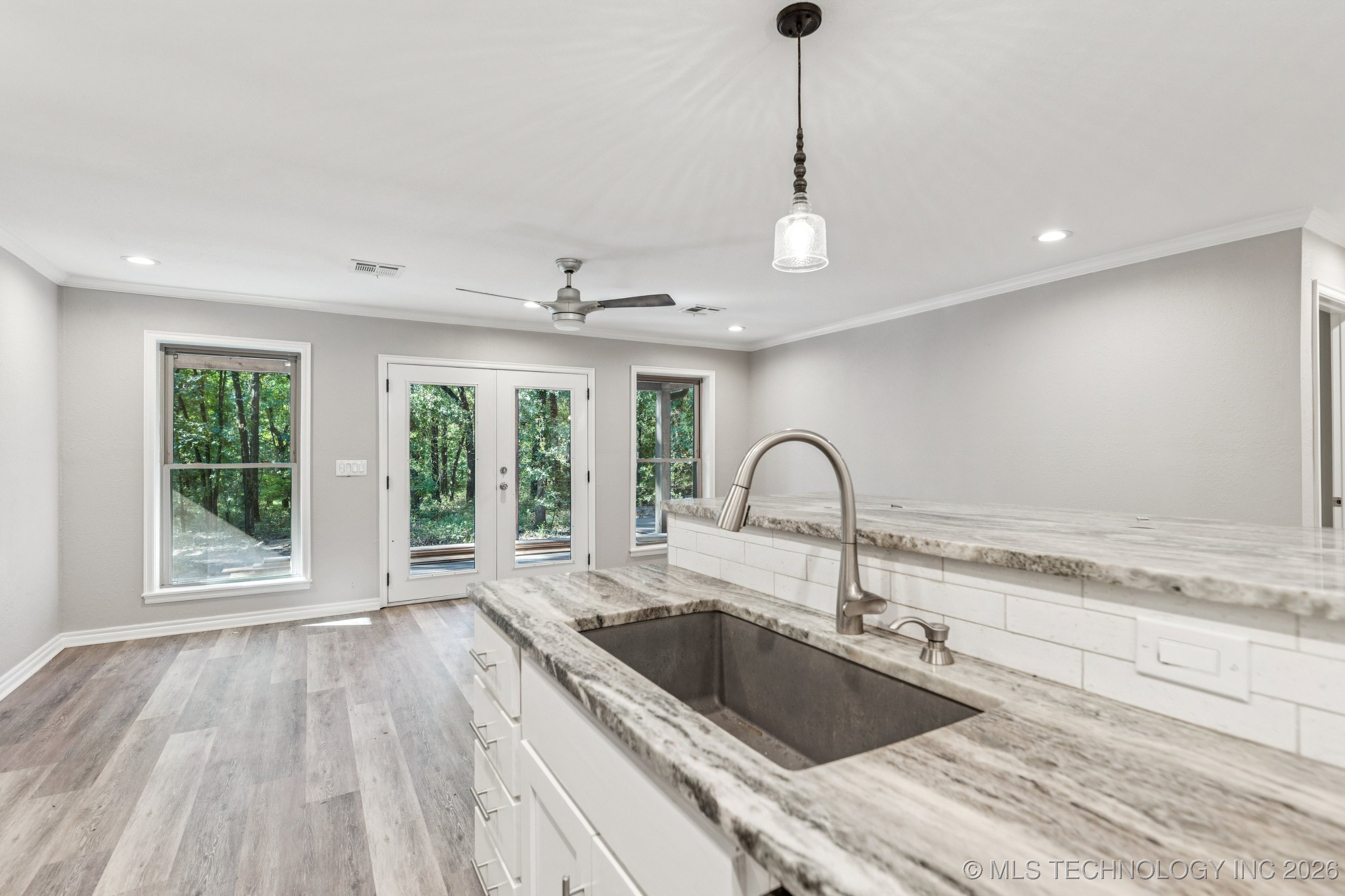 2824 New Prue Road Property Photo 9