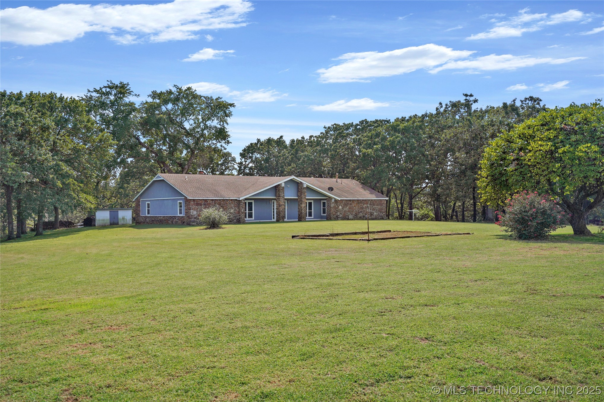 27208 E 41st Street S Property Photo 1
