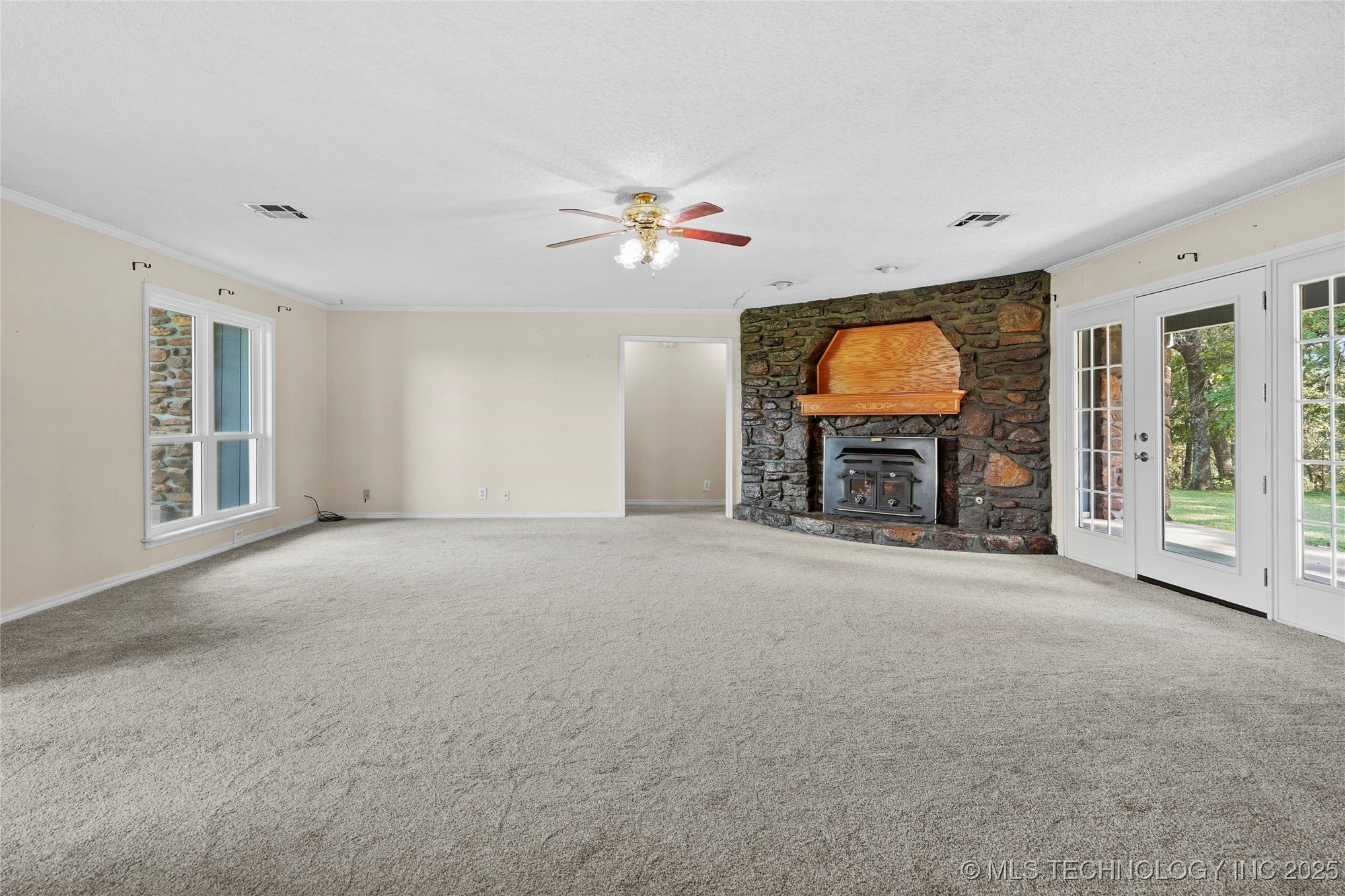 27208 E 41st Street S Property Photo 5