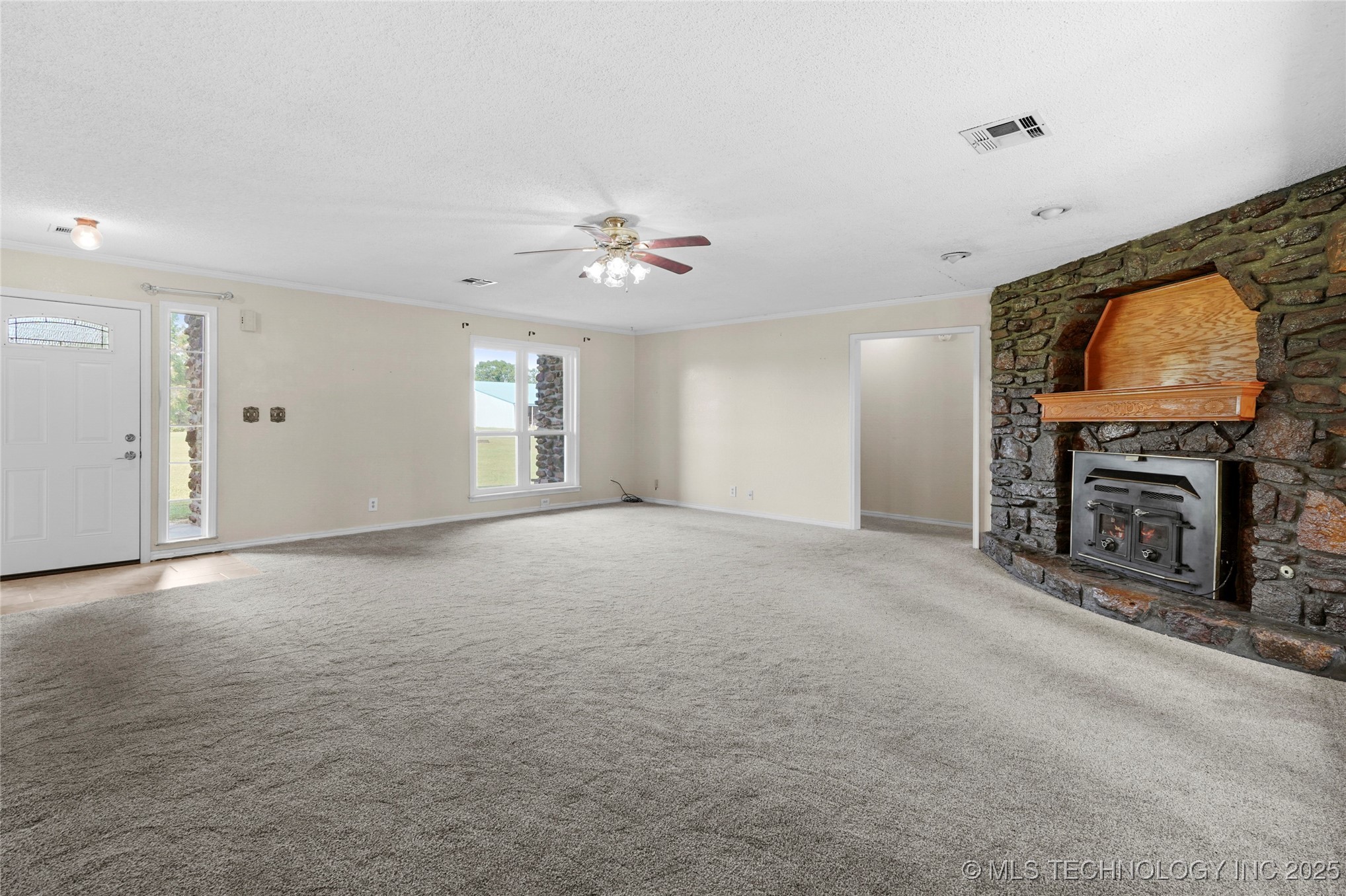 27208 E 41st Street S Property Photo 6