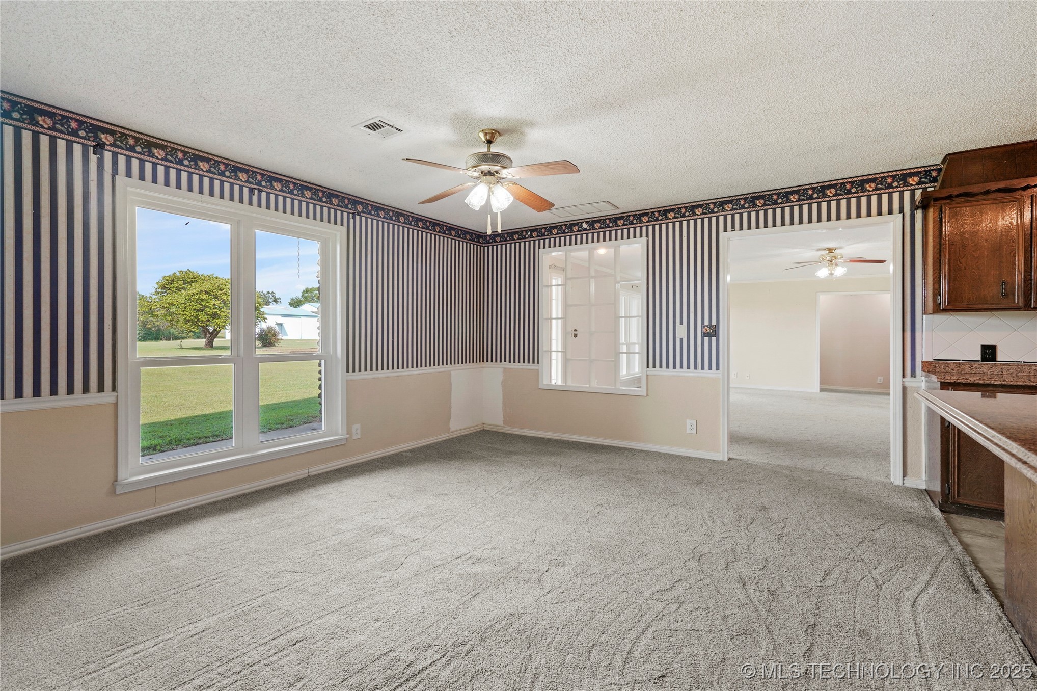 27208 E 41st Street S Property Photo 10