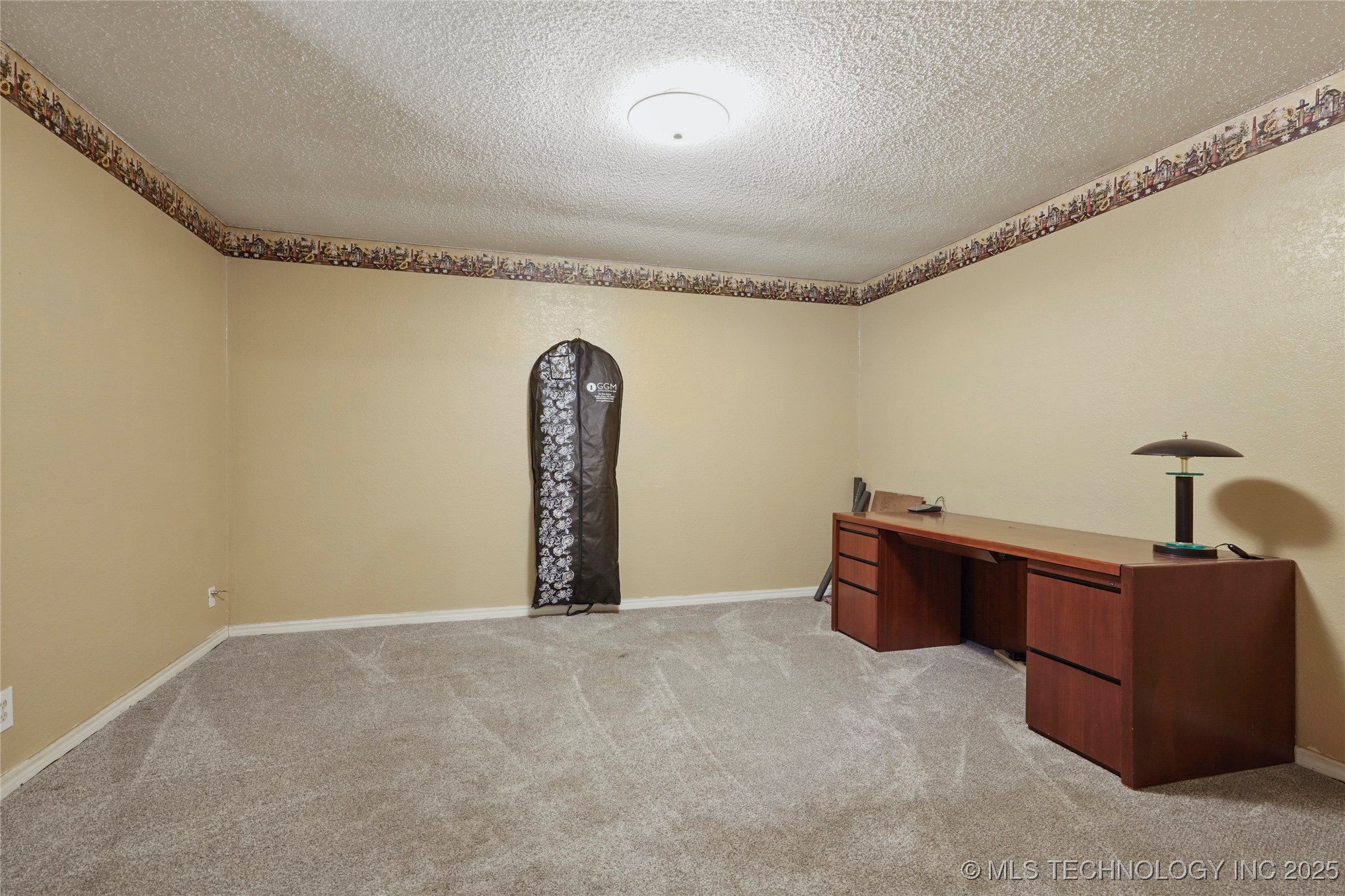 27208 E 41st Street S Property Photo 14