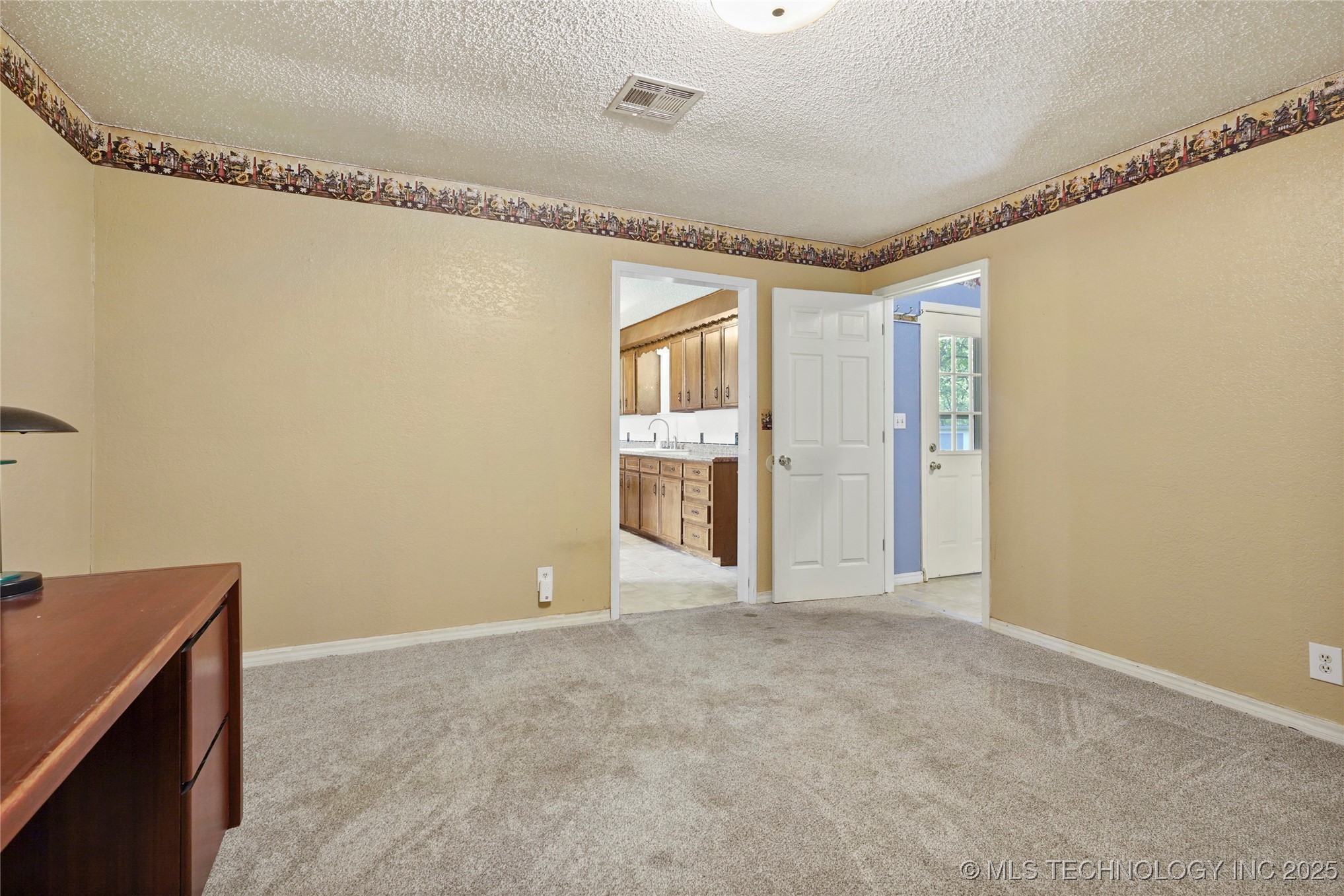 27208 E 41st Street S Property Photo 15