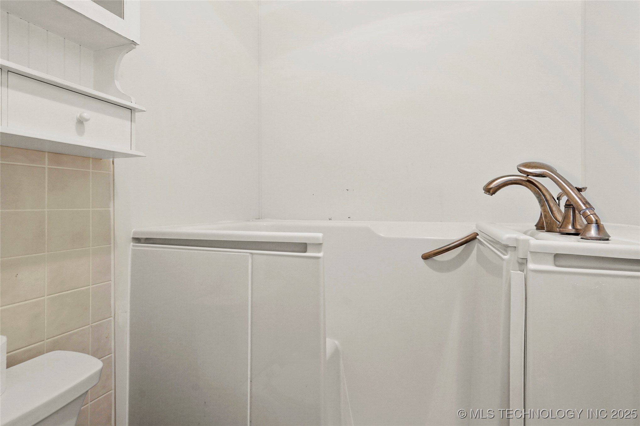 27208 E 41st Street S Property Photo 20