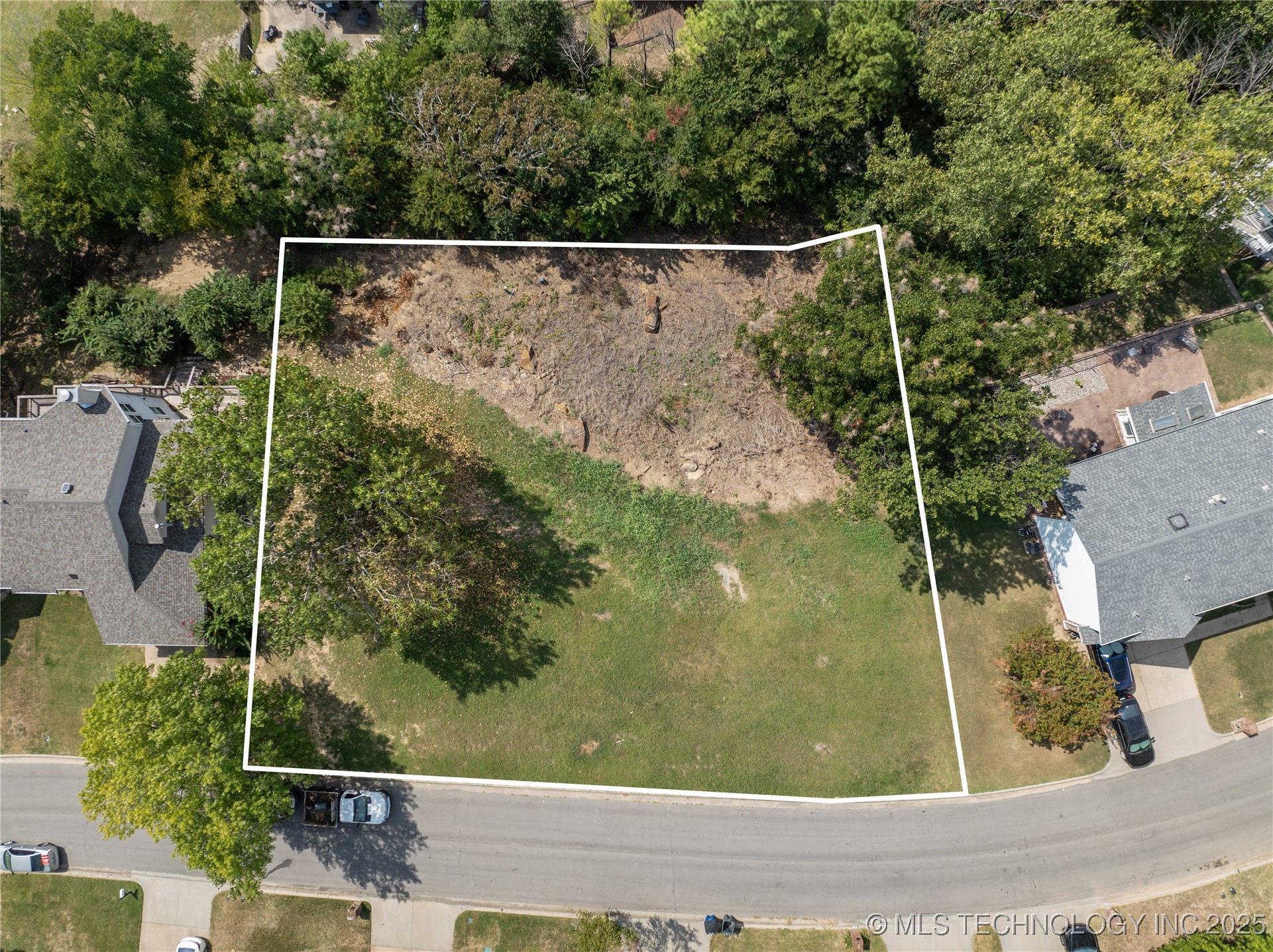 7738 S Canton Avenue Property Photo 1