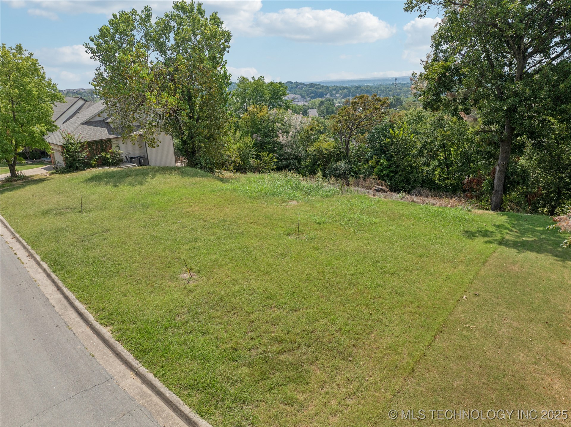 7738 S Canton Avenue Property Photo 2