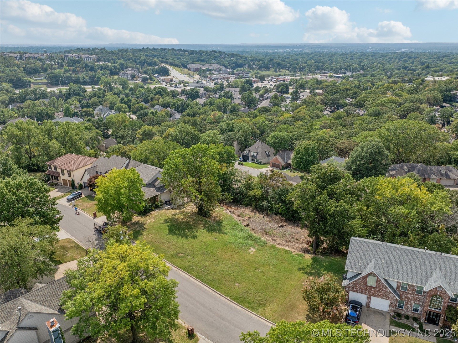 7738 S Canton Avenue Property Photo 5