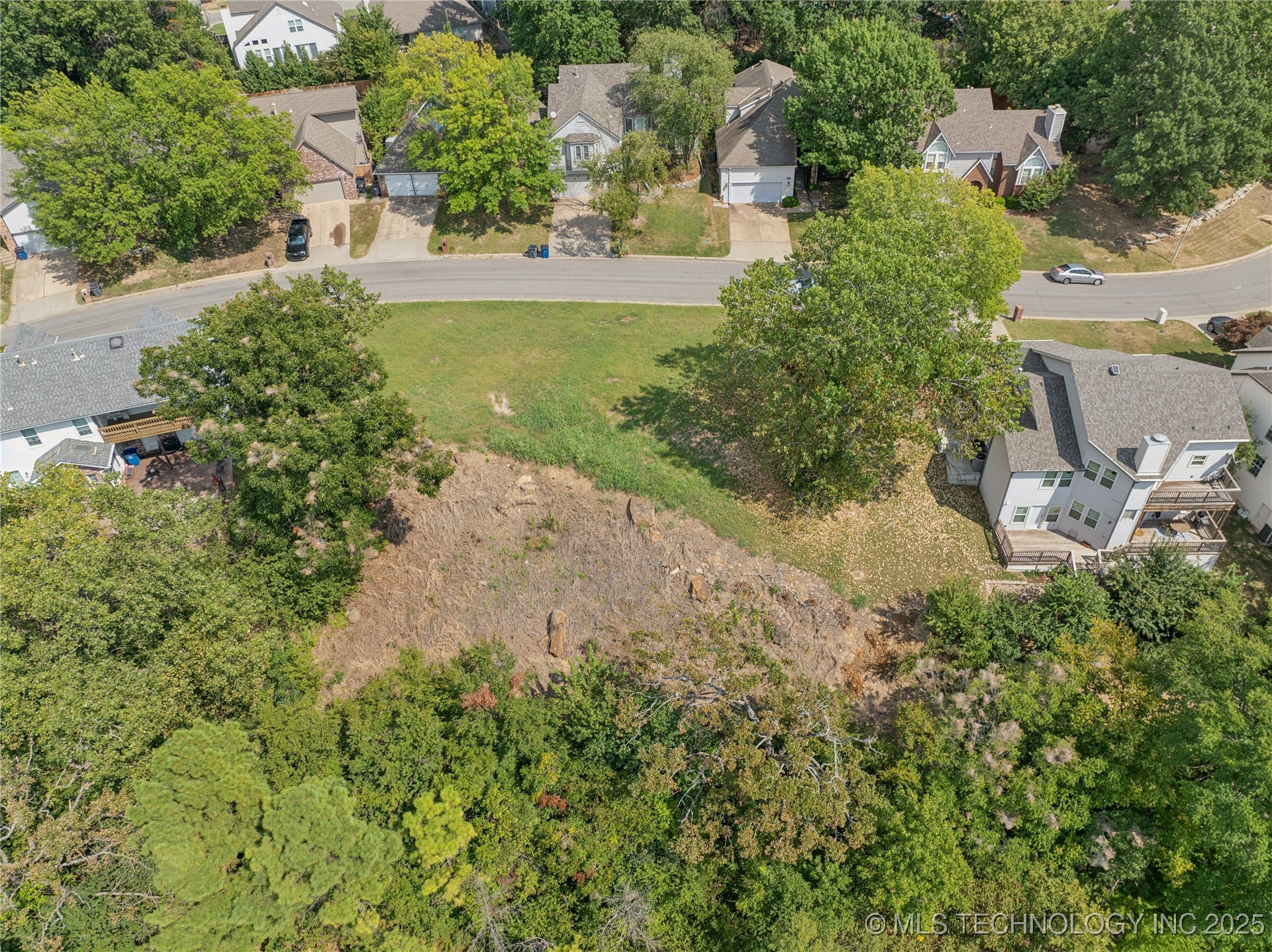 7738 S Canton Avenue Property Photo 7