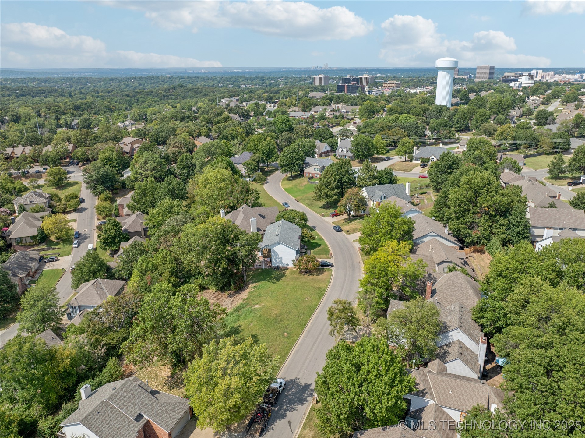 7738 S Canton Avenue Property Photo 9