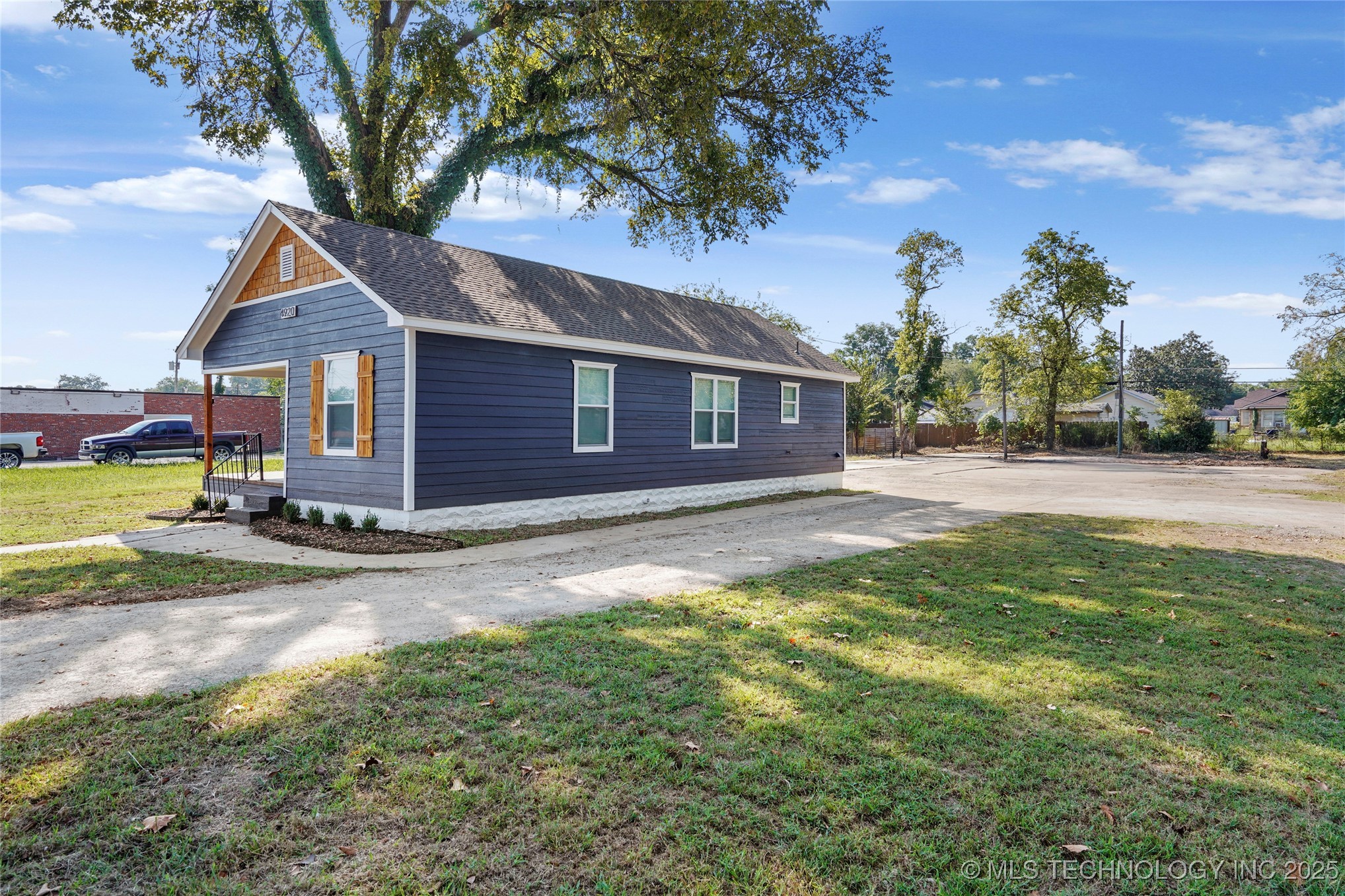 4920 Charles Page Boulevard Property Photo 3