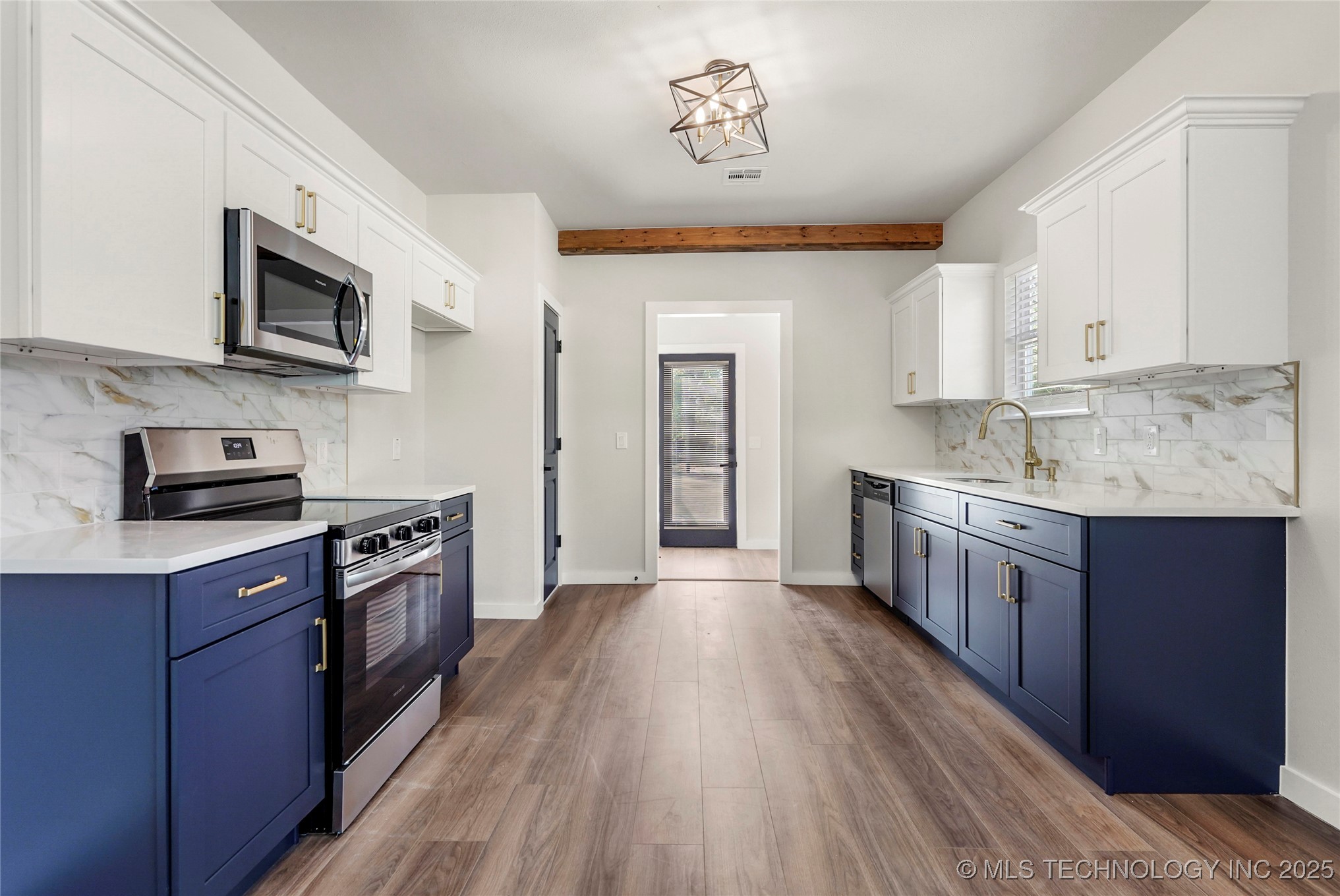 4920 Charles Page Boulevard Property Photo 11