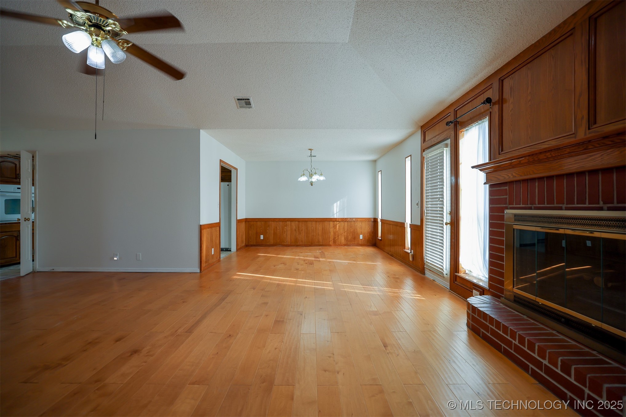 1601 N Detroit Avenue Property Photo 9