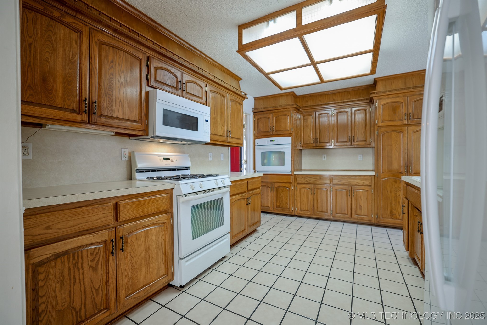 1601 N Detroit Avenue Property Photo 13