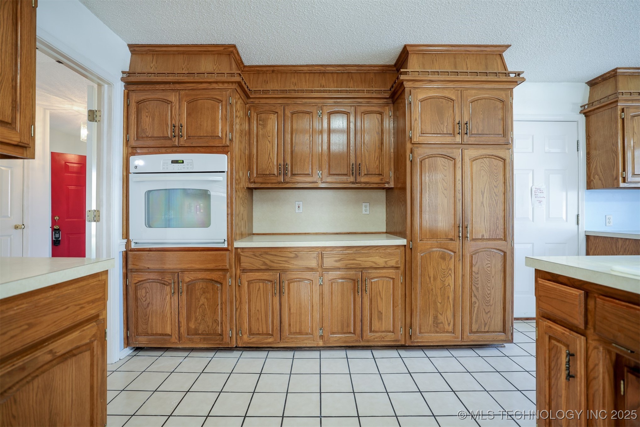 1601 N Detroit Avenue Property Photo 15