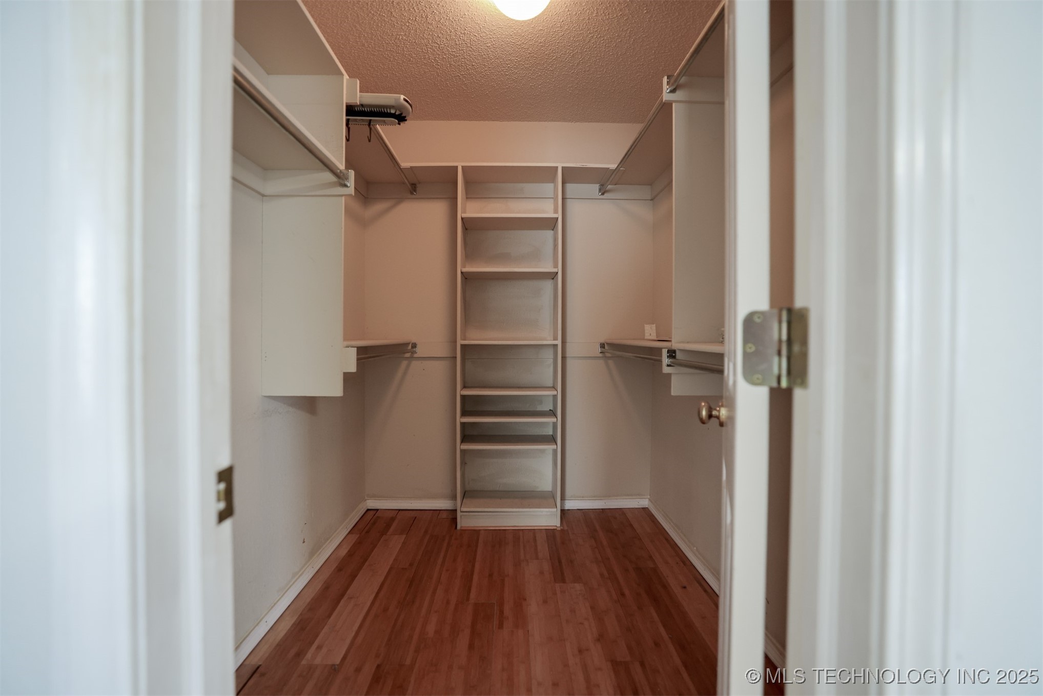 1601 N Detroit Avenue Property Photo 24