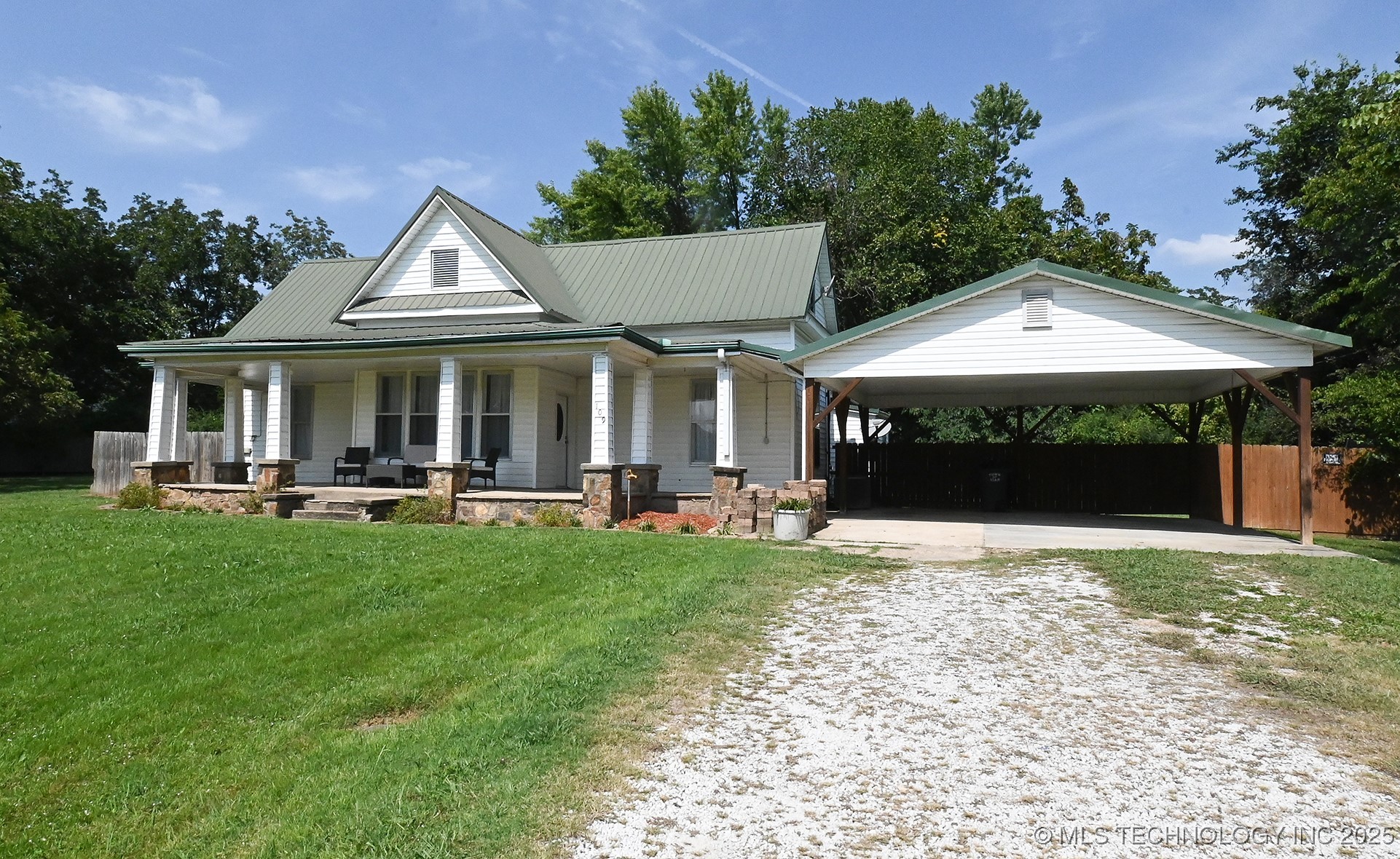 109 W Lee Property Photo 2