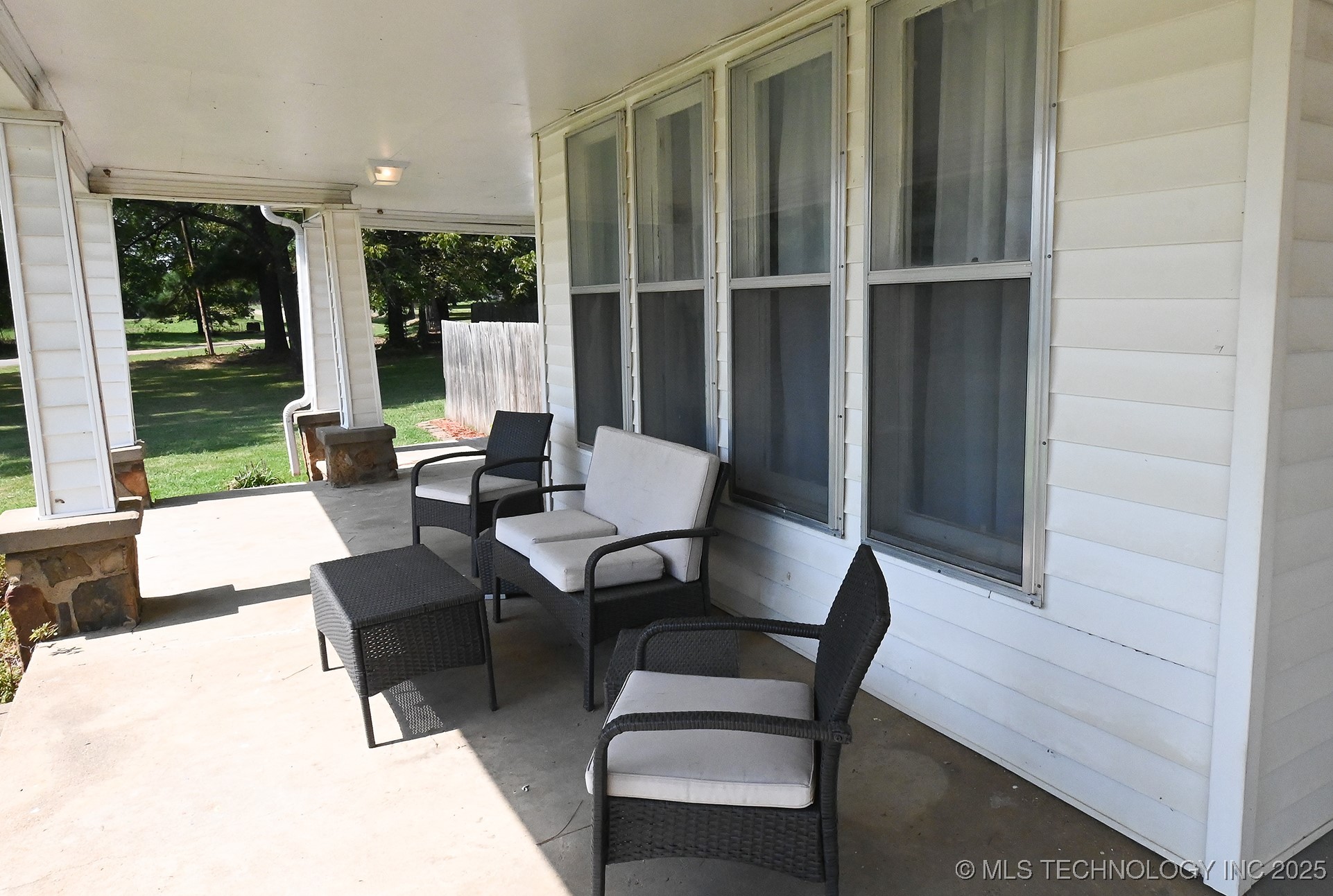 109 W Lee Property Photo 7