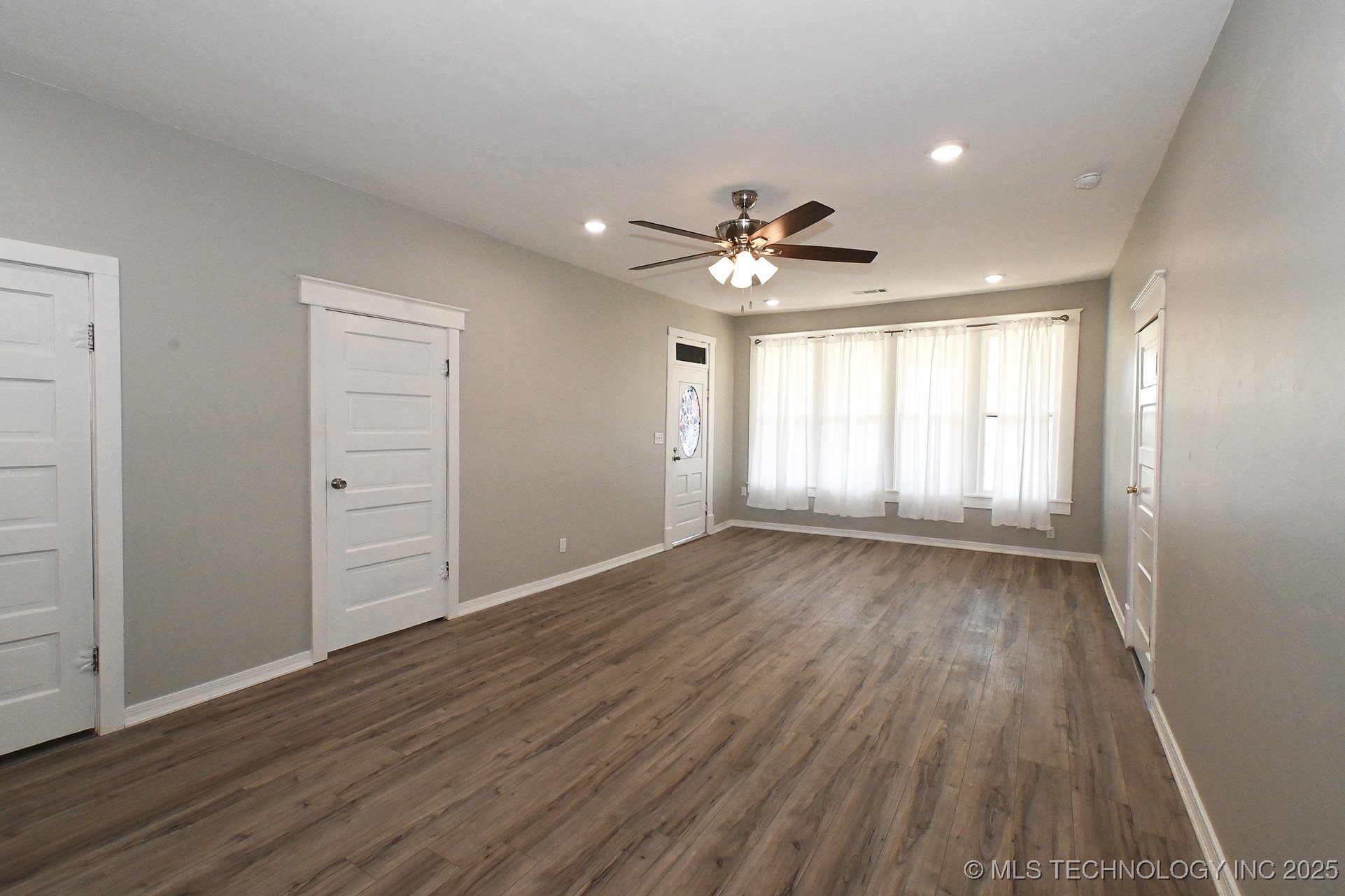 109 W Lee Property Photo 9