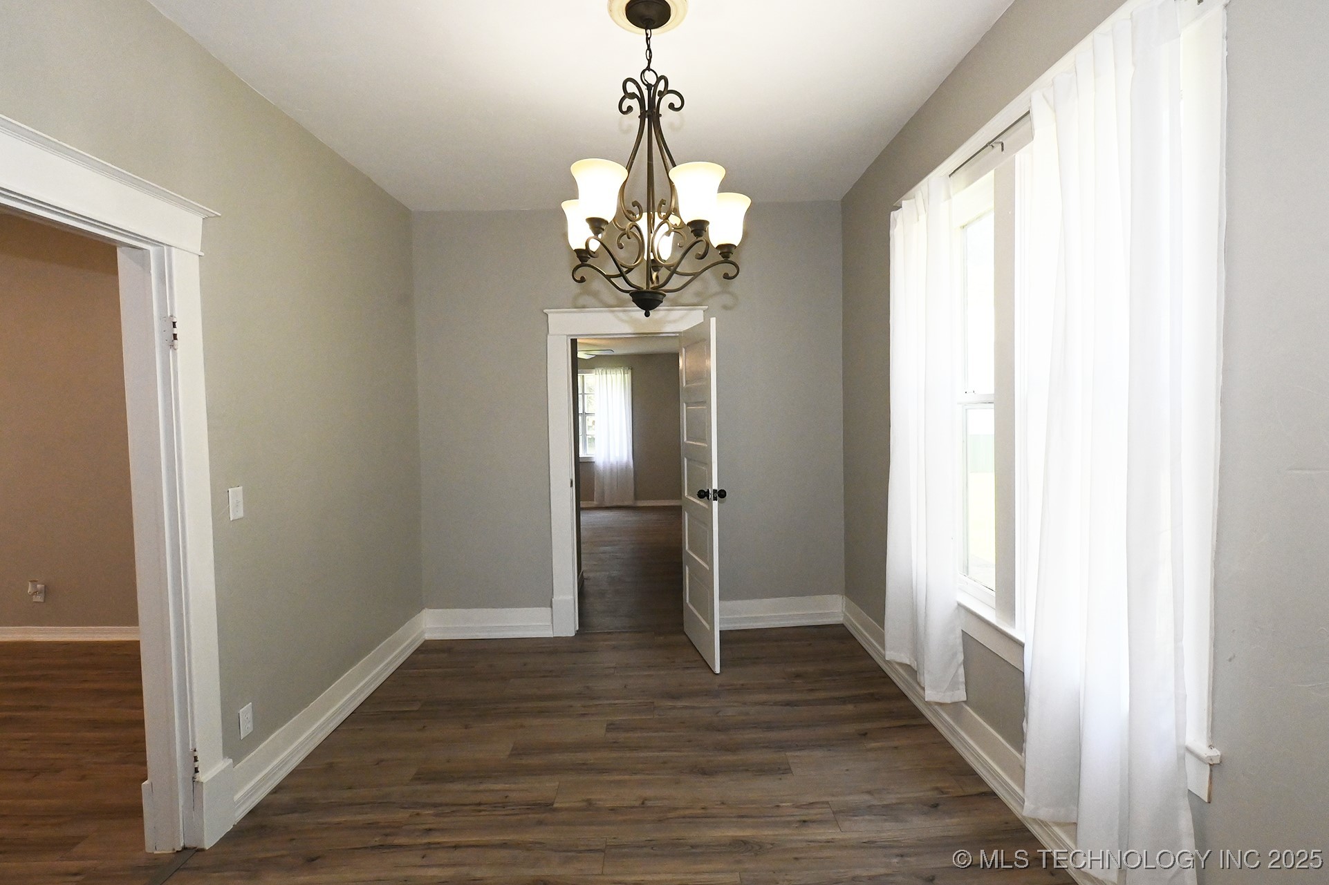 109 W Lee Property Photo 13