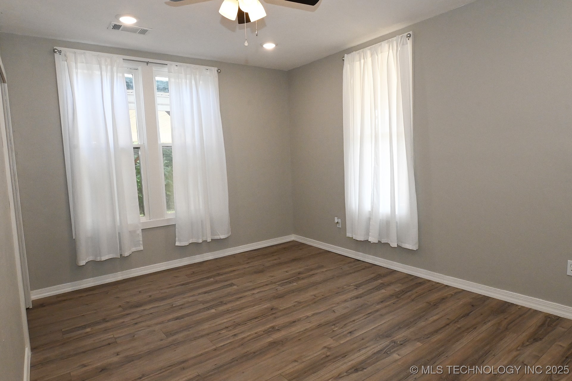 109 W Lee Property Photo 19