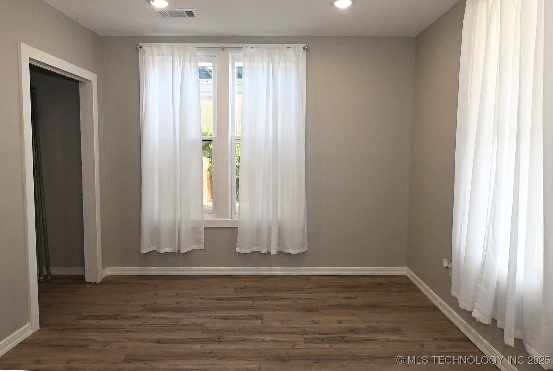 109 W Lee Property Photo 20