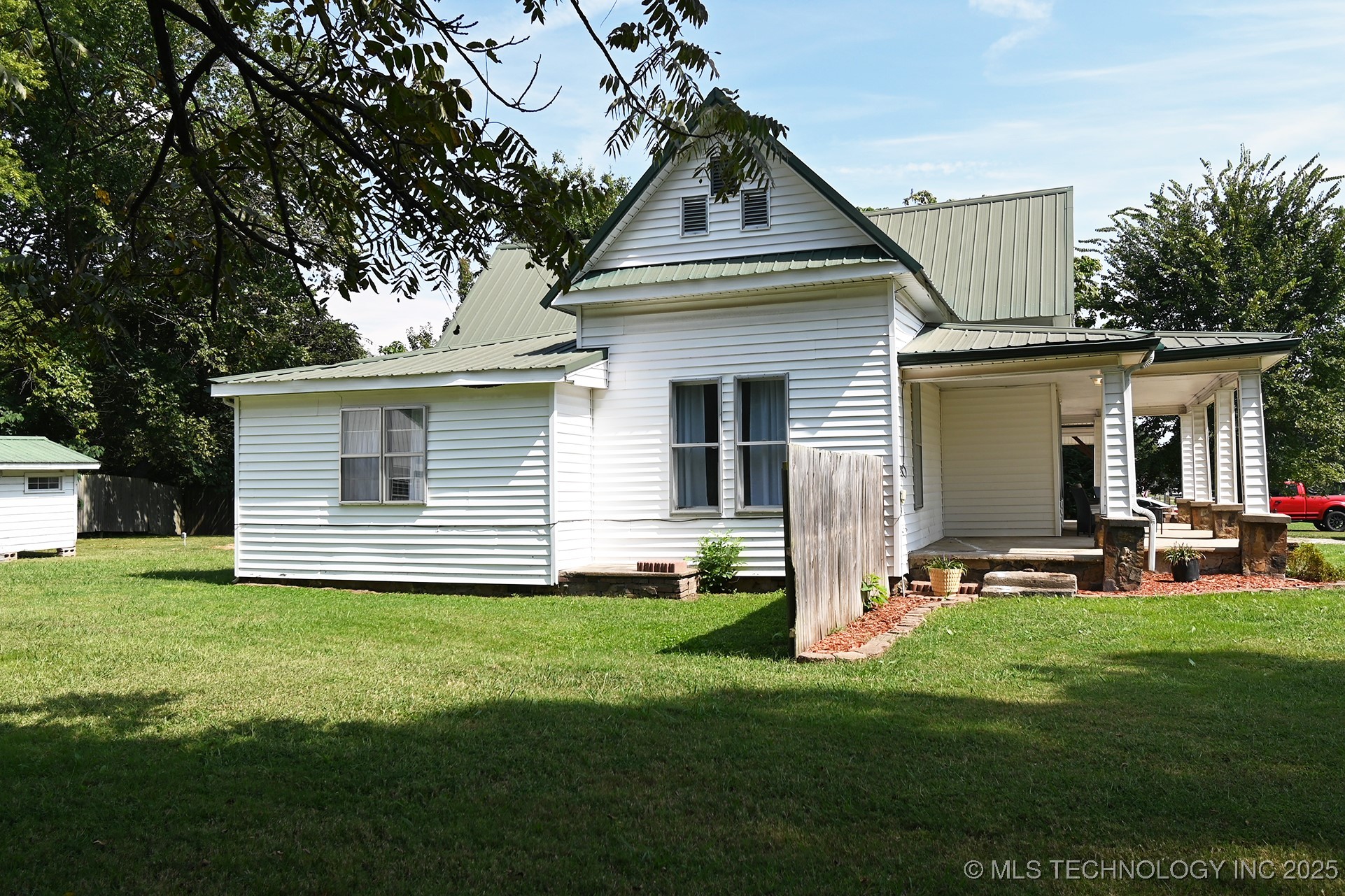 109 W Lee Property Photo 29