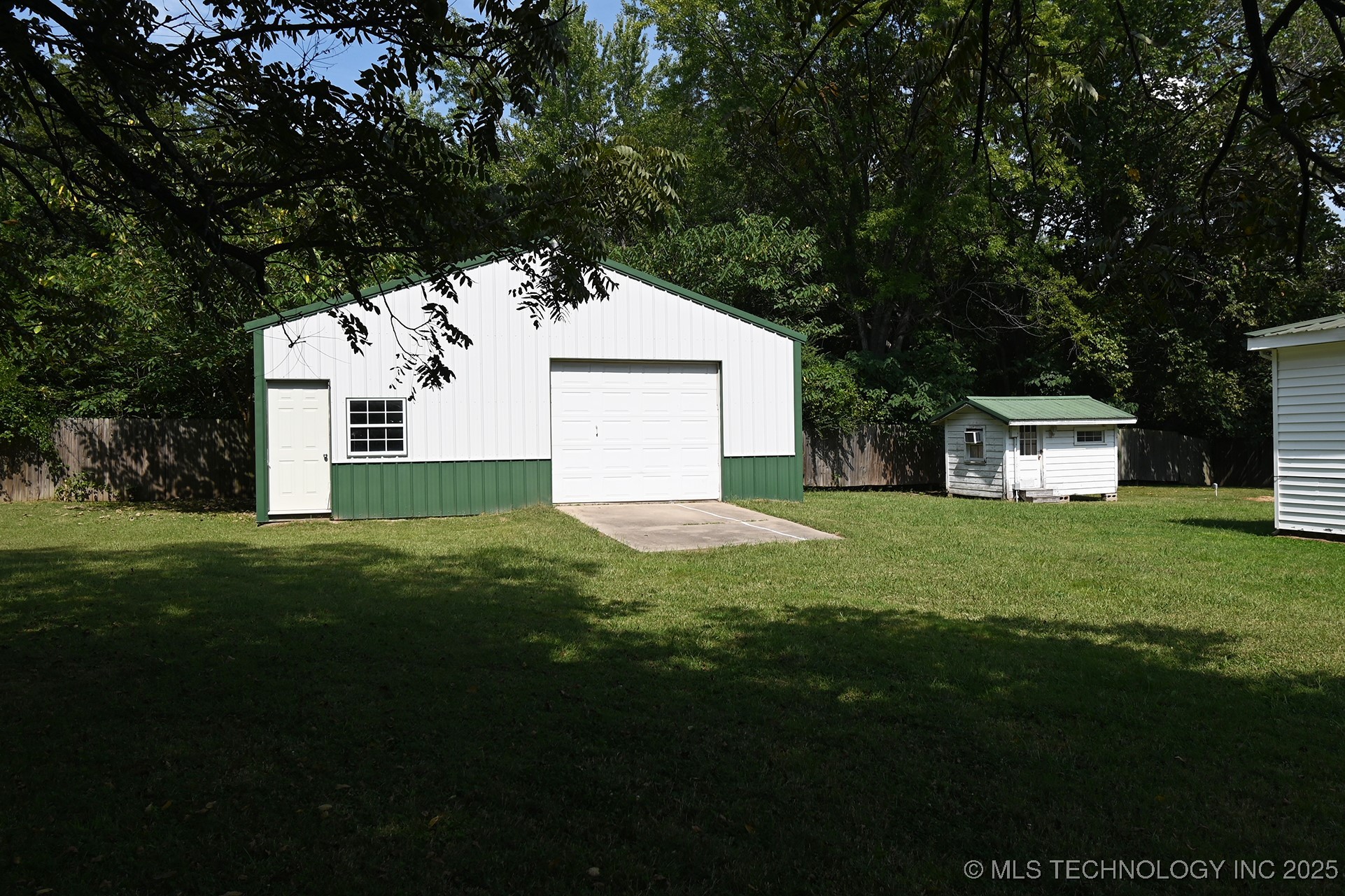 109 W Lee Property Photo 31