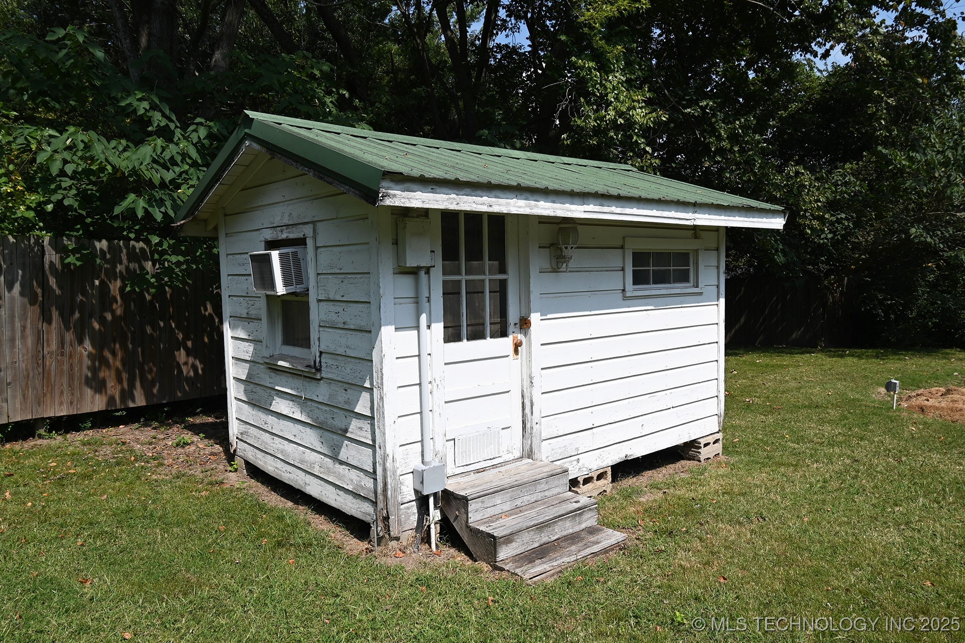 109 W Lee Property Photo 34