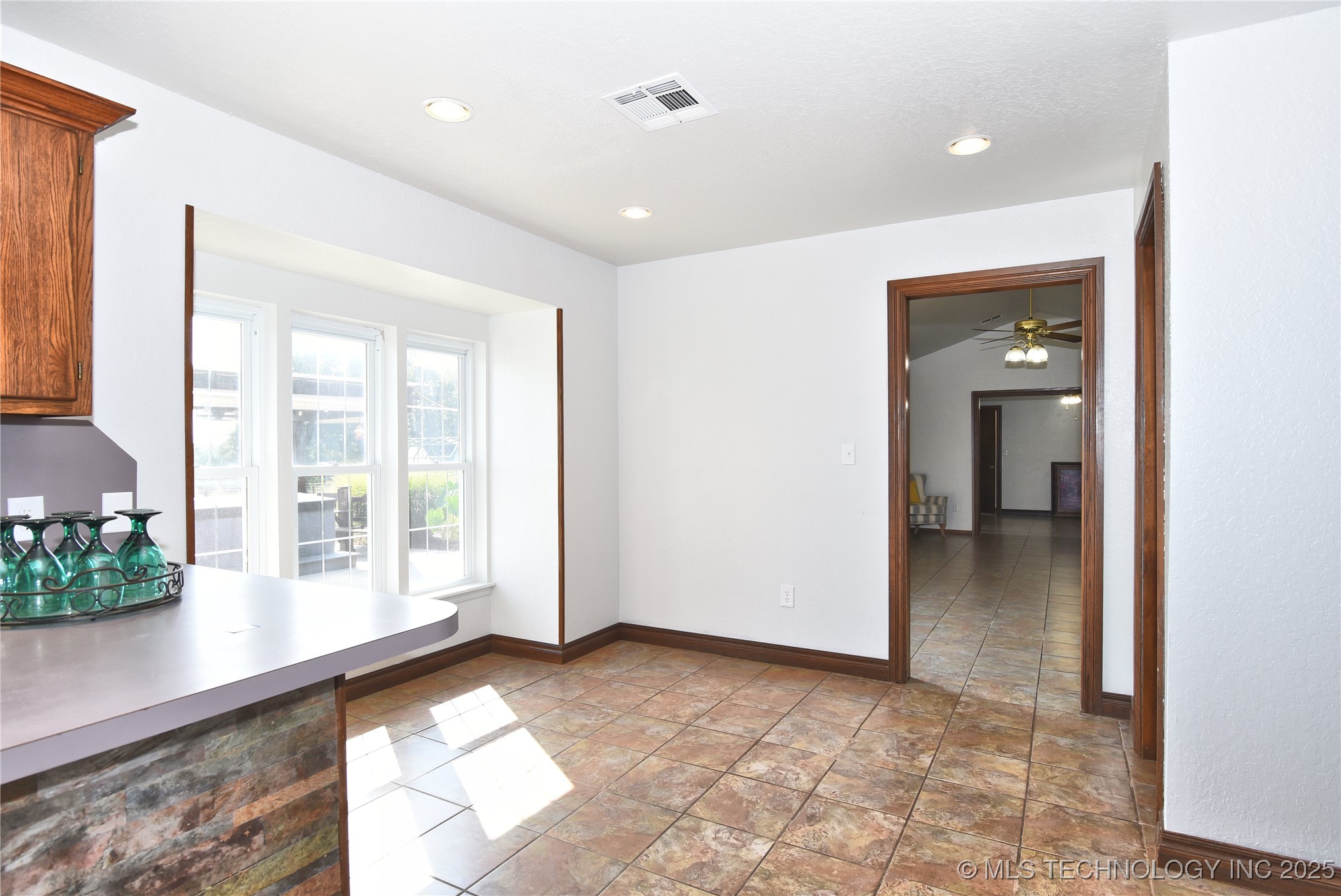 18725 Red Oak Drive Property Photo 16