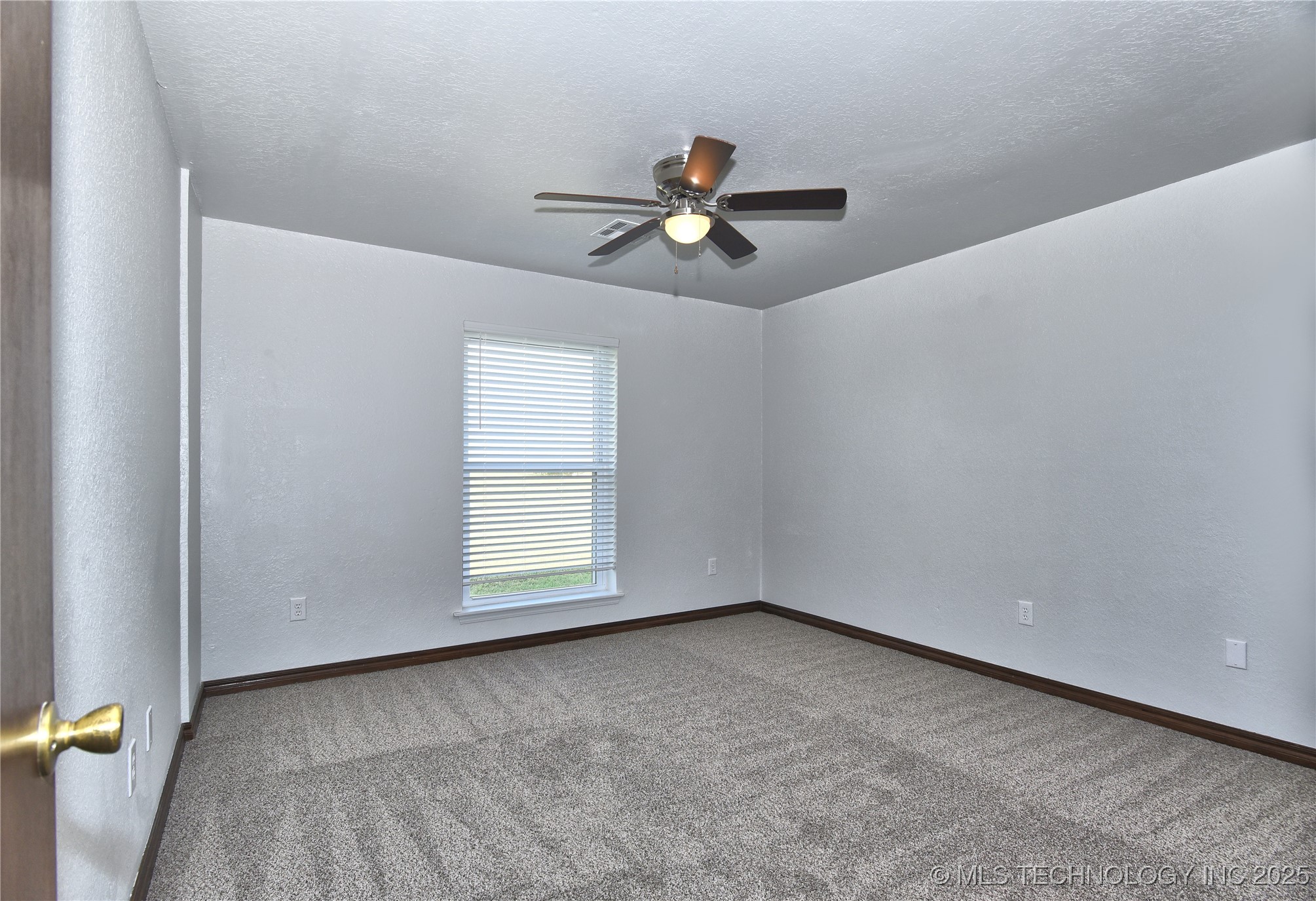 18725 Red Oak Drive Property Photo 26