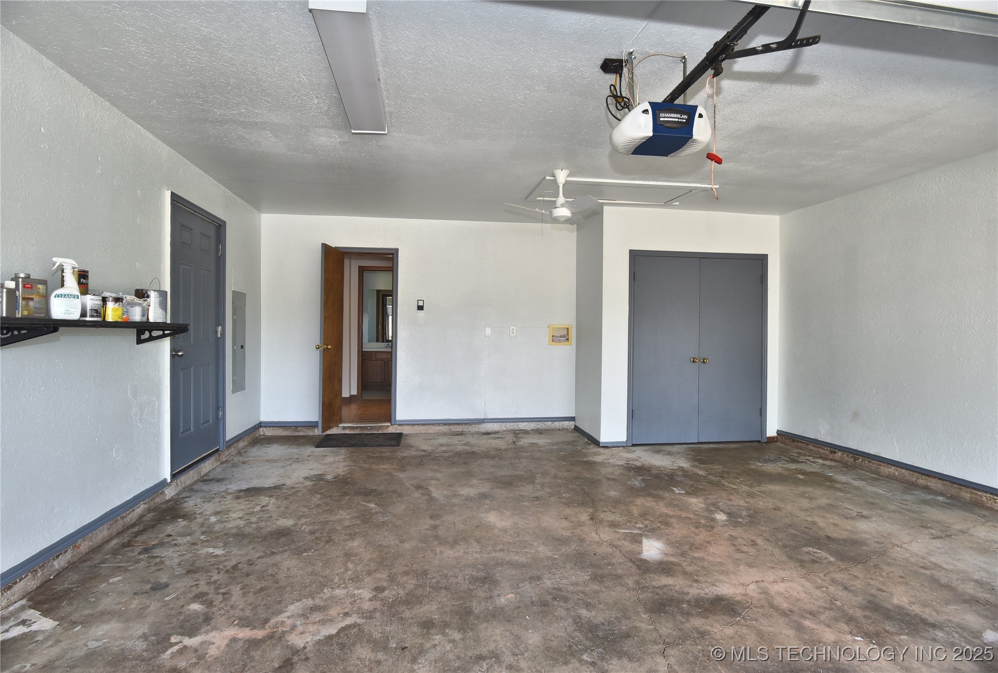 18725 Red Oak Drive Property Photo 30