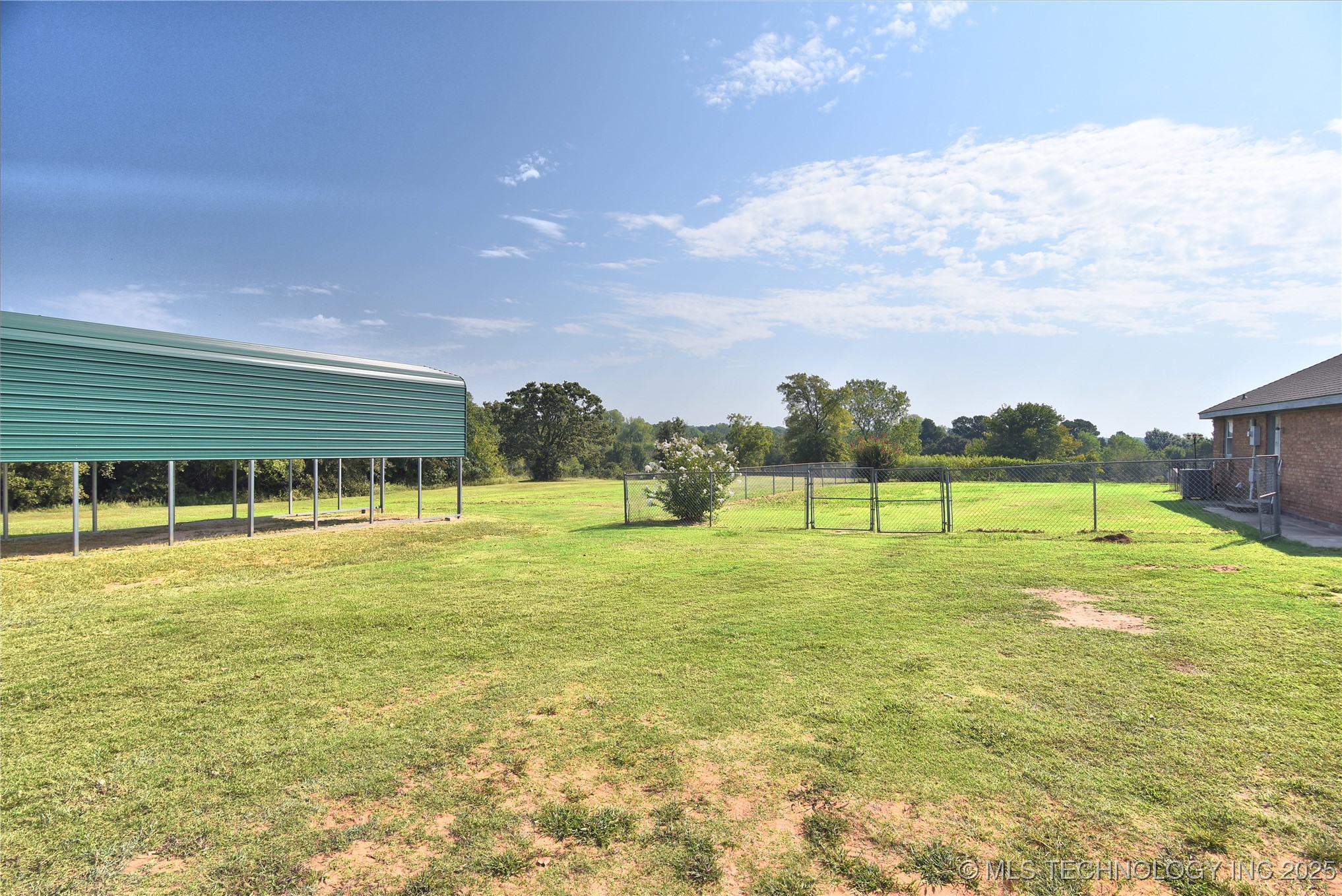 18725 Red Oak Drive Property Photo 32