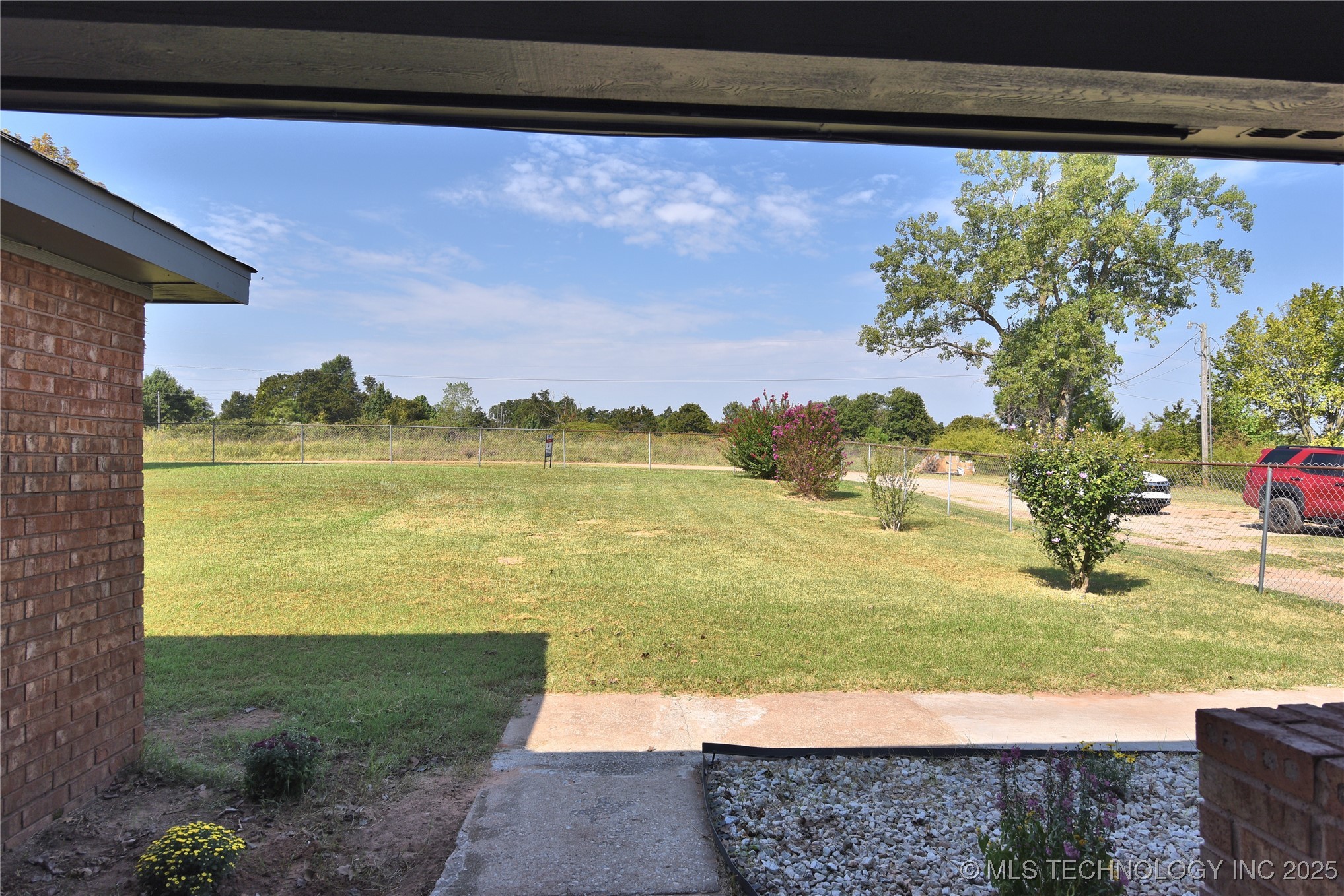 18725 Red Oak Drive Property Photo 36