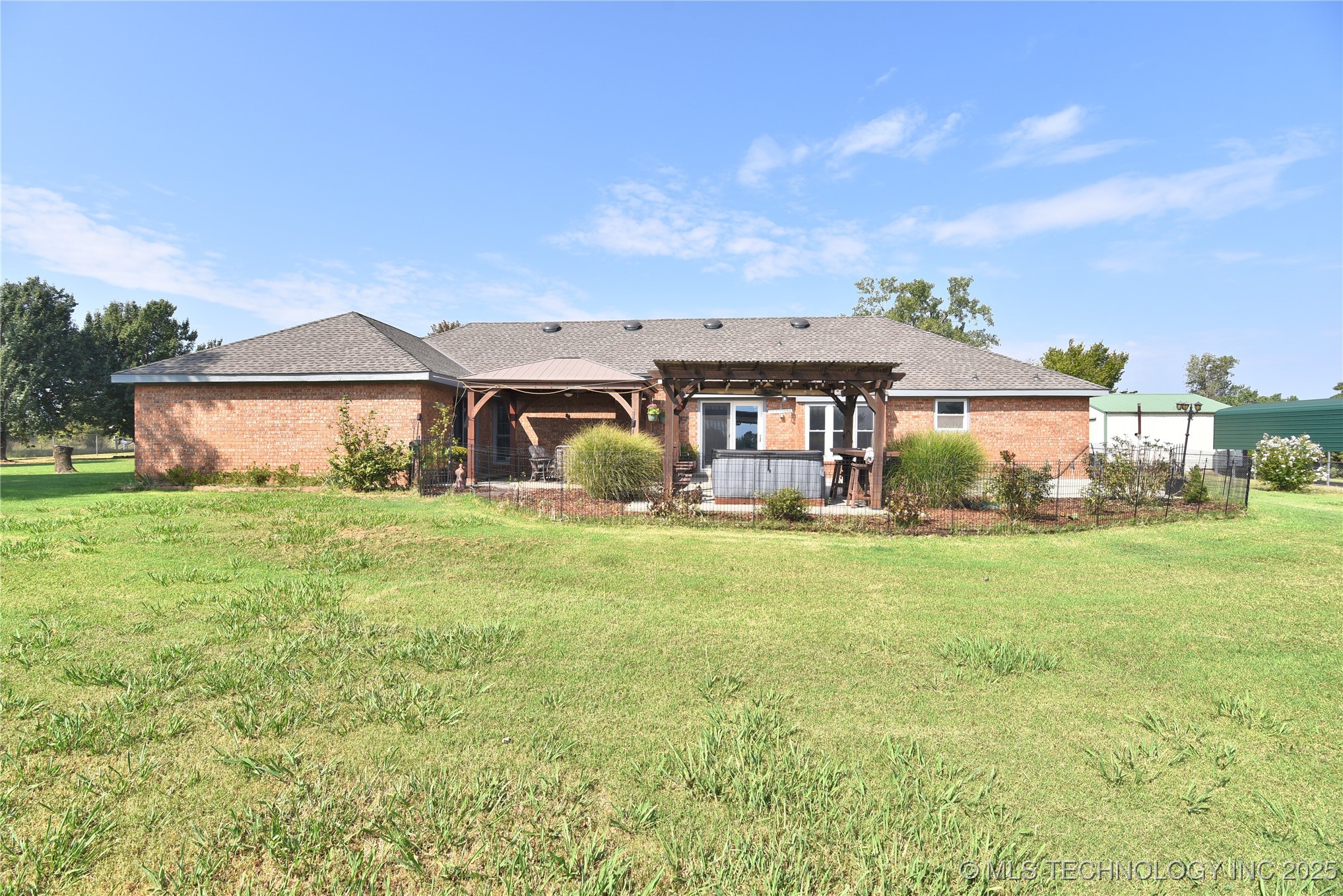 18725 Red Oak Drive Property Photo 40