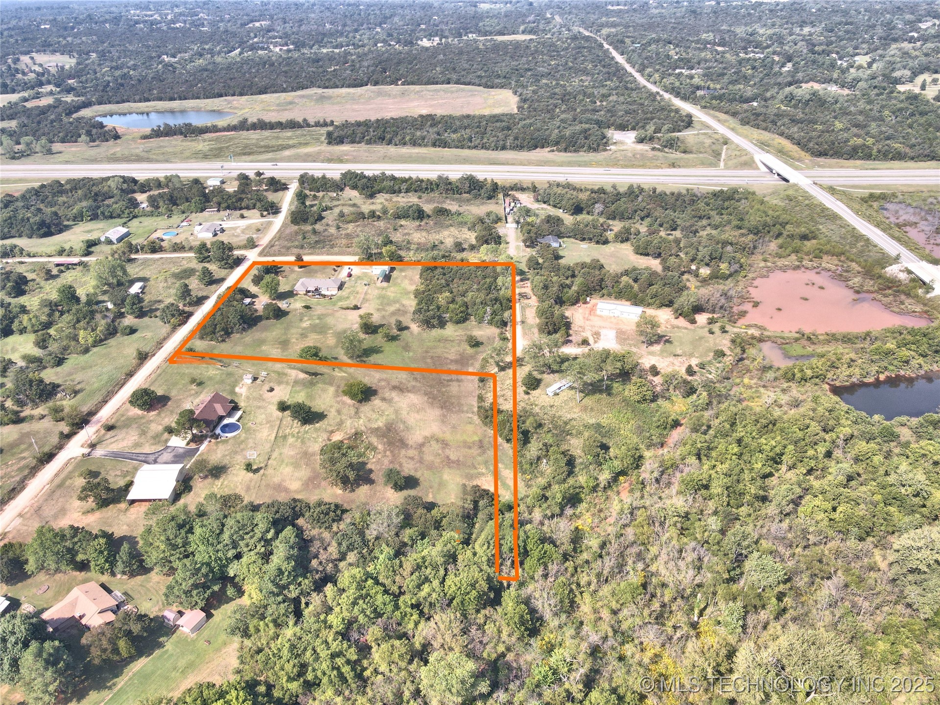 18725 Red Oak Drive Property Photo 52