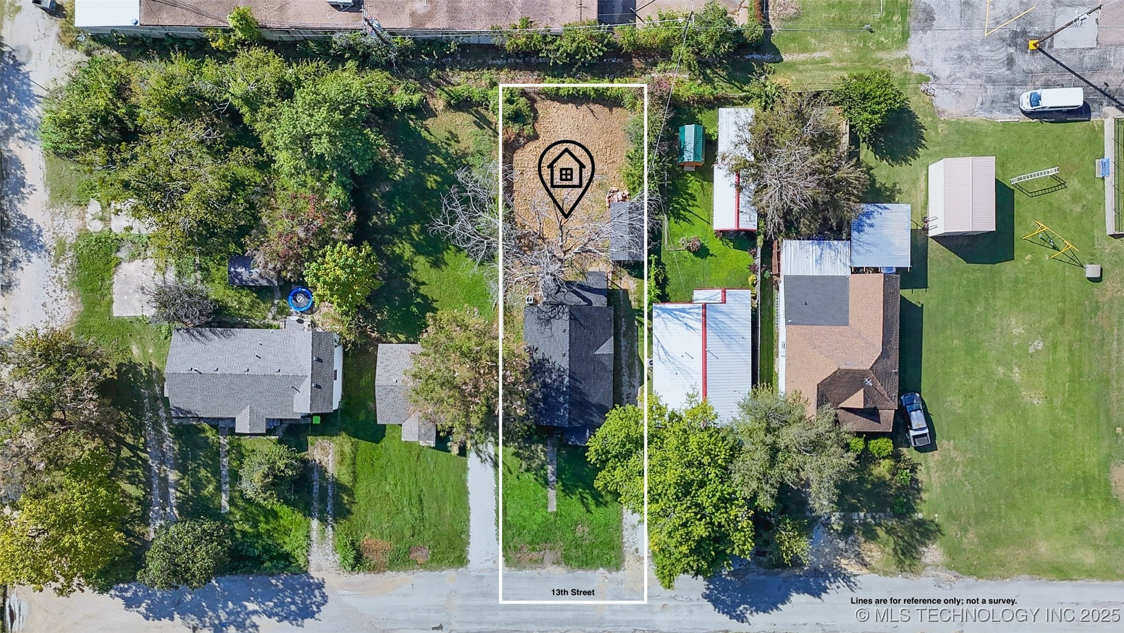 319 E 13th Street Property Photo 5