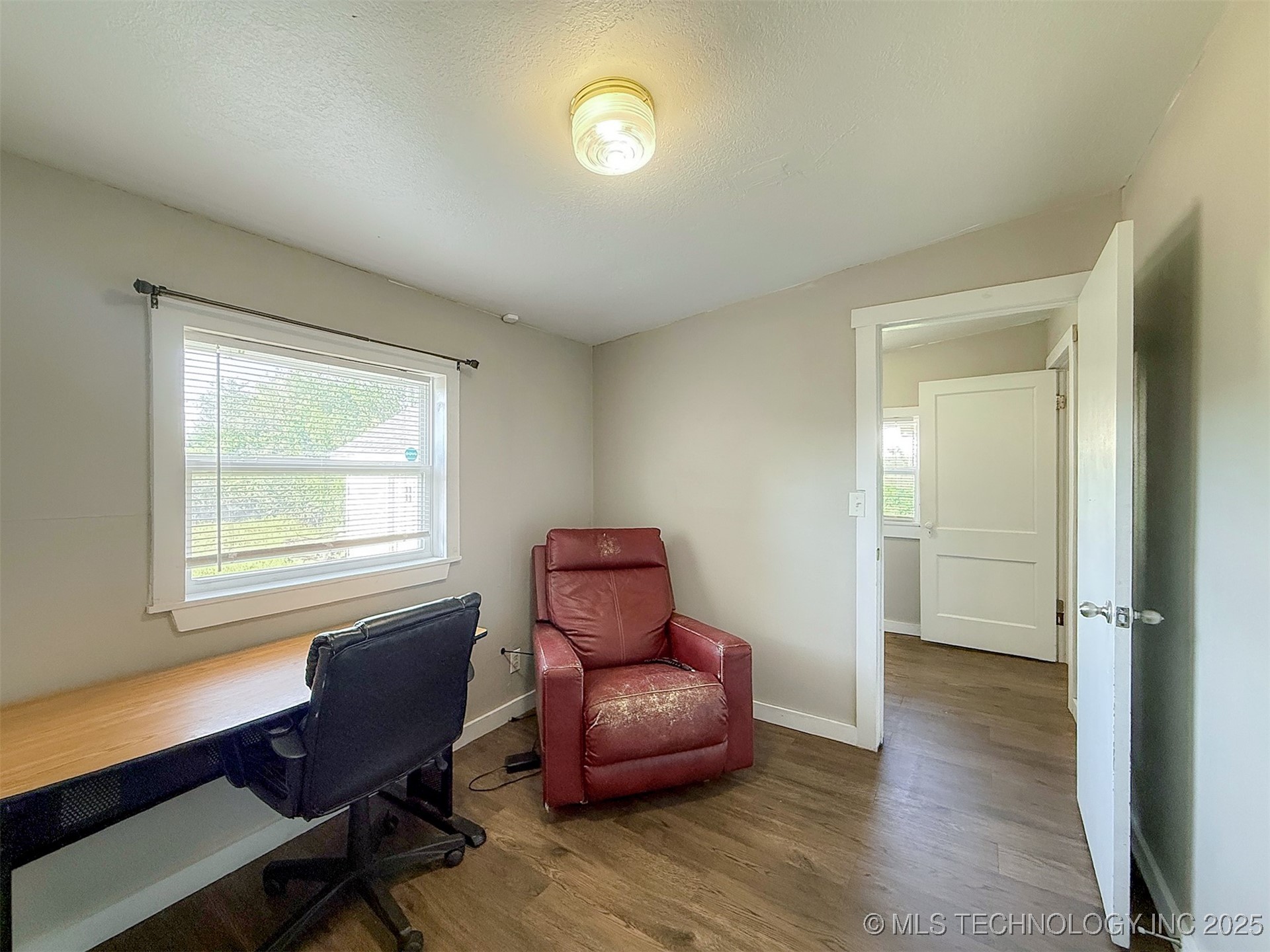 319 E 13th Street Property Photo 21