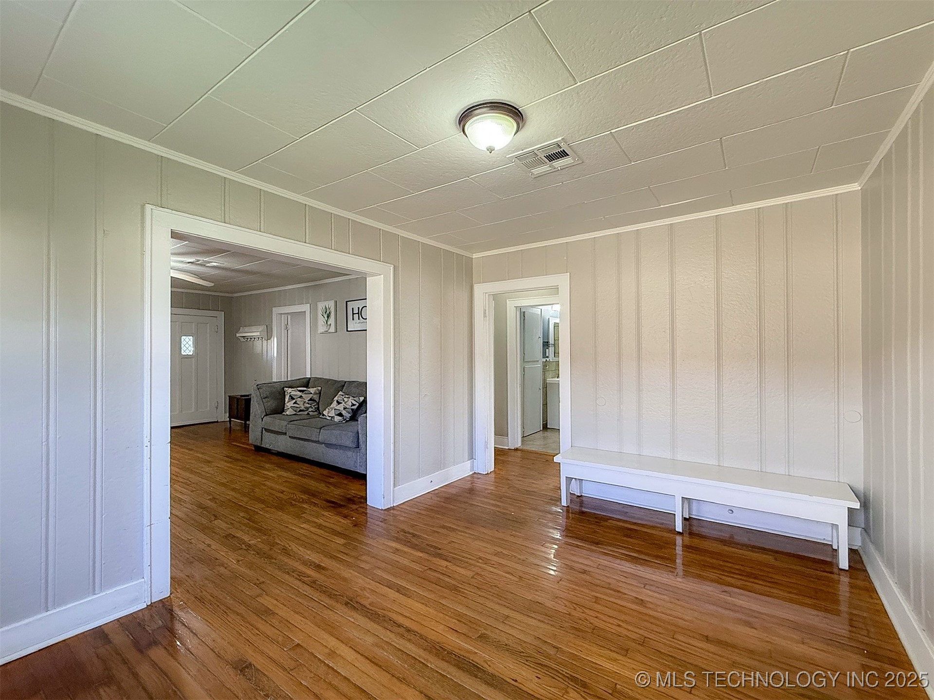 319 E 13th Street Property Photo 25