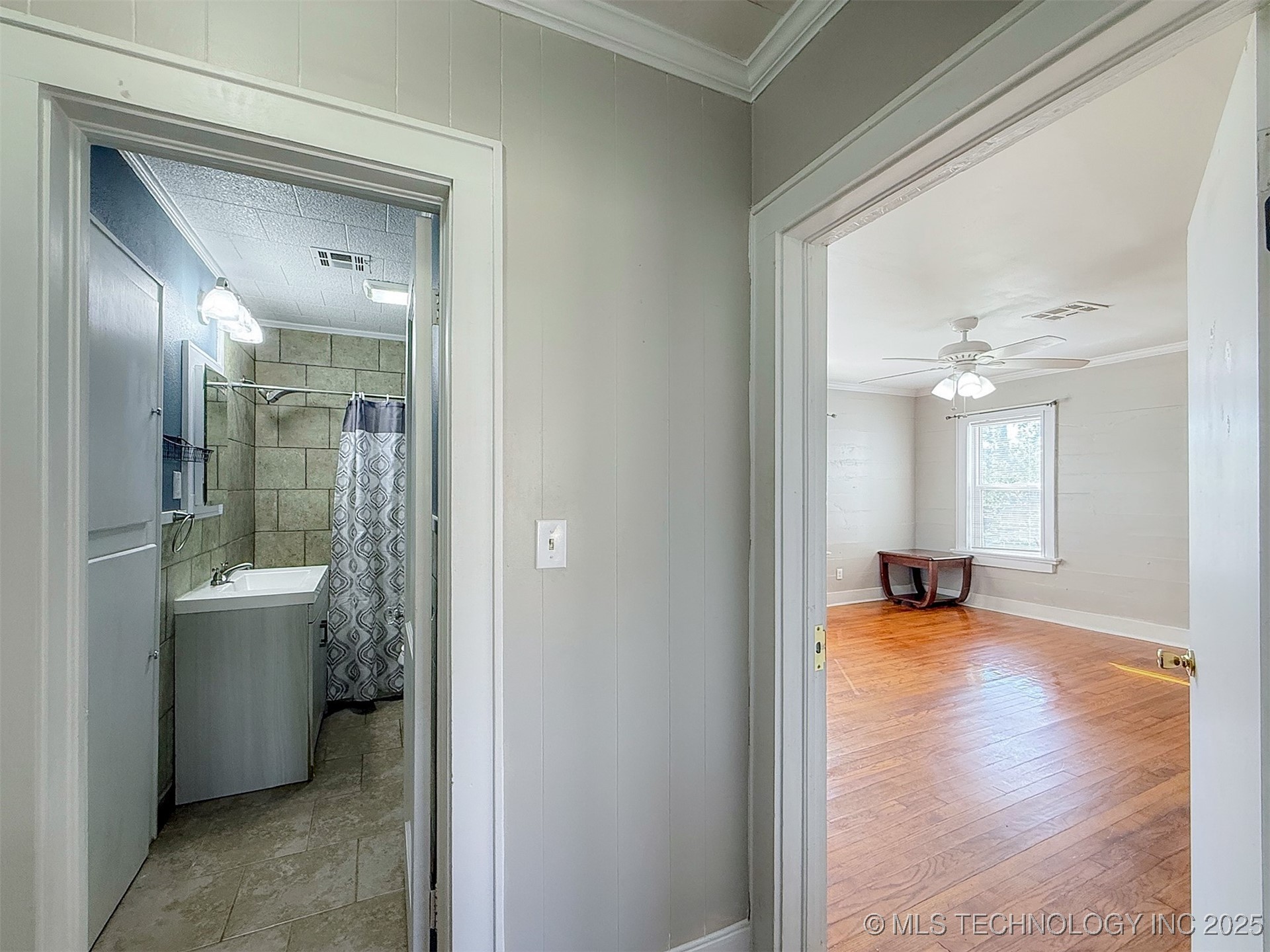 319 E 13th Street Property Photo 26