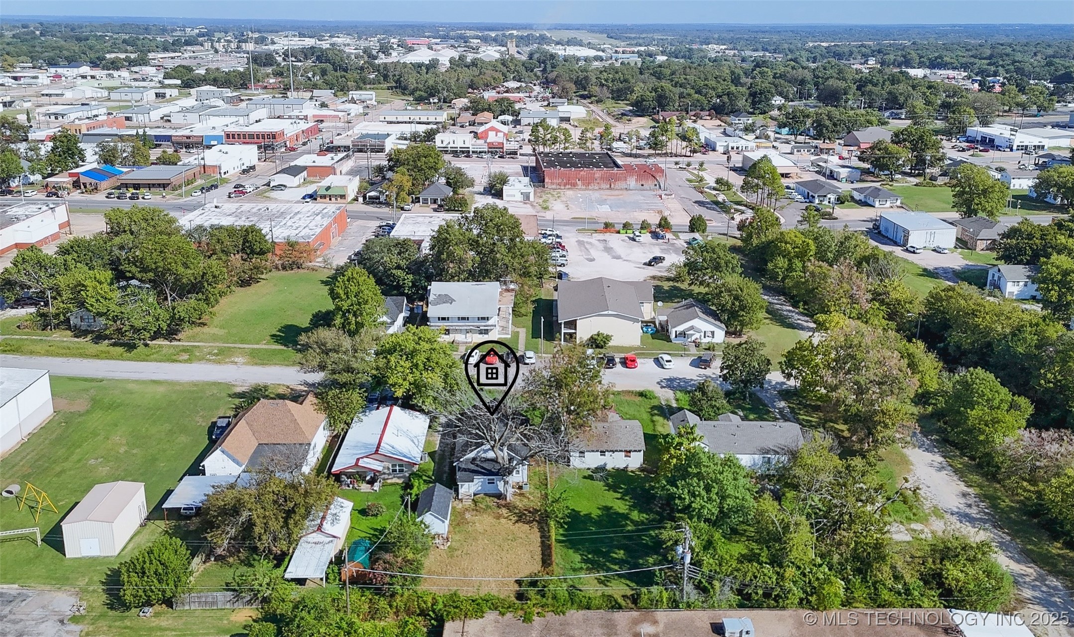 319 E 13th Street Property Photo 43