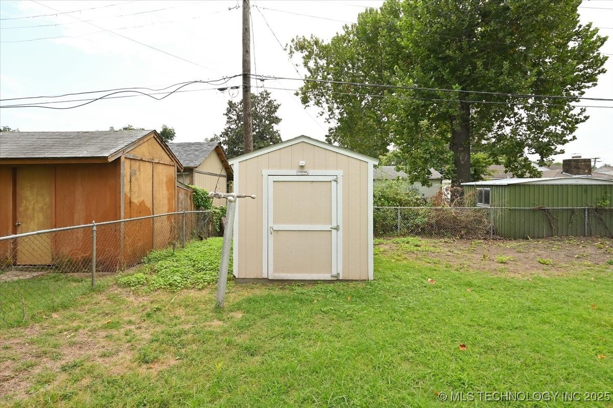 1414 E 52nd Street Property Photo 20